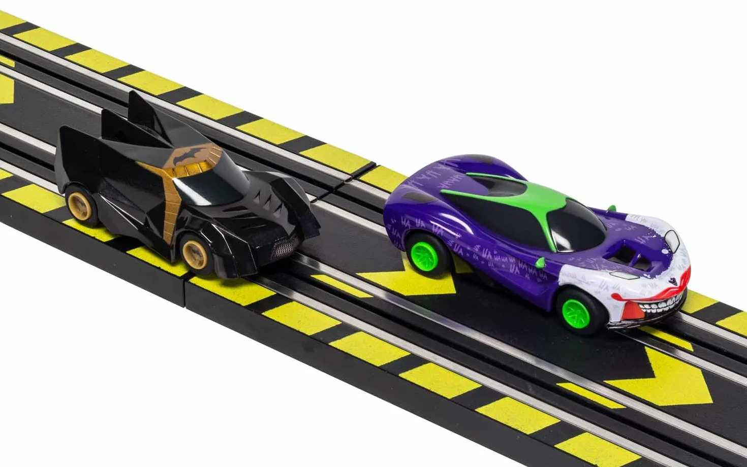 Micro Scalextric Zestawy torów wyścigowych dla dzieci w wieku od 4 lat - Batman vs Joker Track Builder, zestaw konstrukcyjny, tor samochodowy zasilany bateriami, samochody slotowe, pojazdy do zabawy