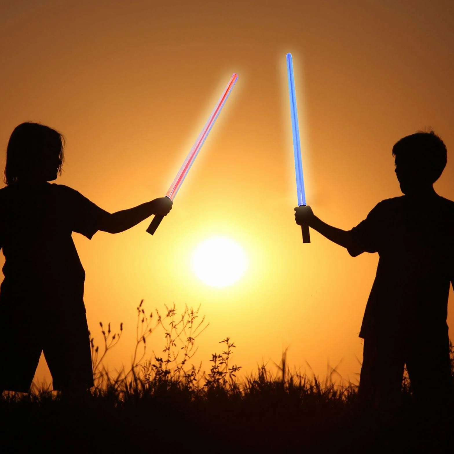 Miecz świetlny, miecz laserowy Lightsaber z 4 efektami świetlnymi LED do wyboru, kolor niebieski, czerwony lub zielony i dźwięk, 67 cm sztywne ostrze uchwyt czarny