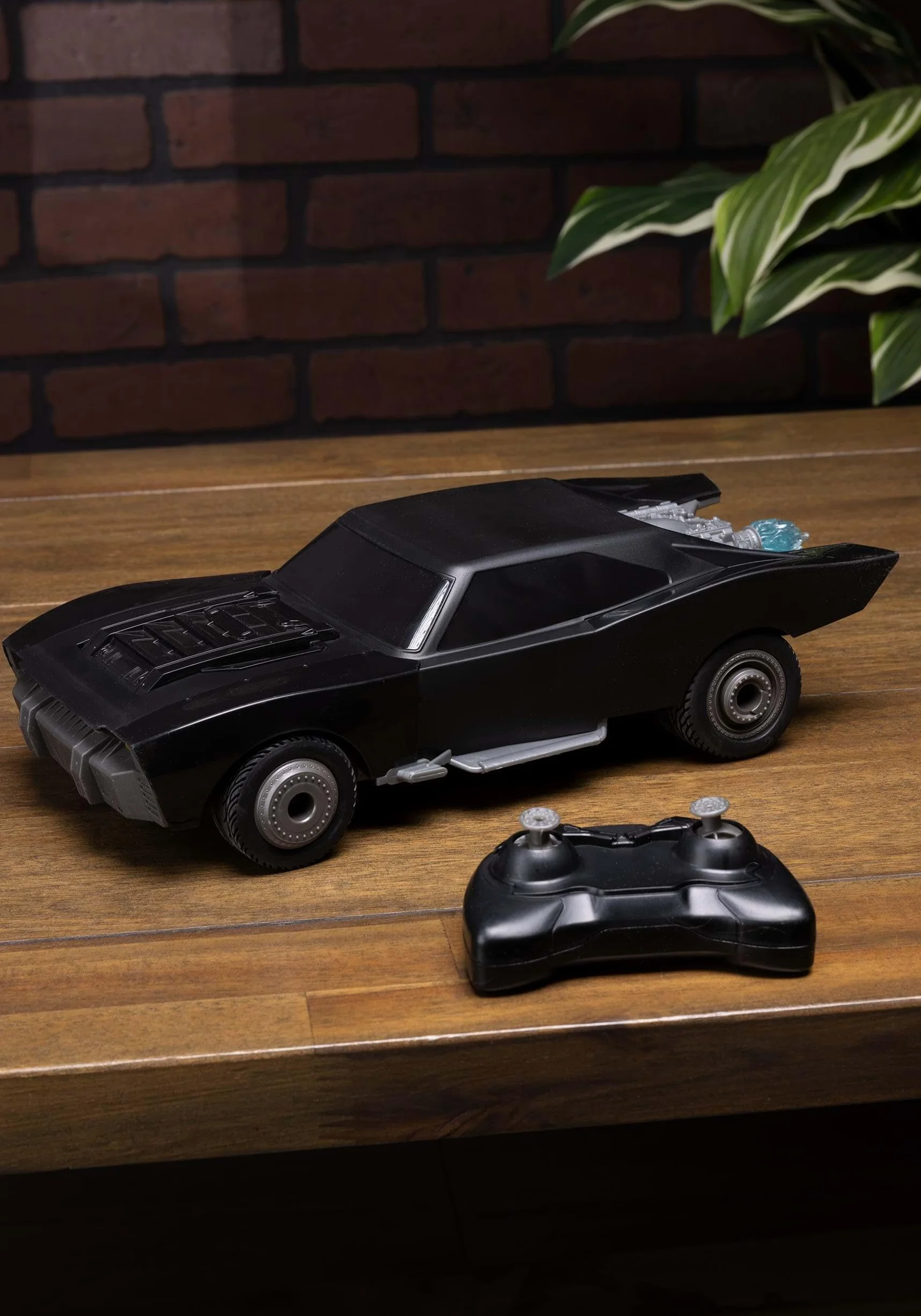 Spin Master Turbo Boost Batmobile Batman Auto Zdalnie Sterowane, Czarny, Skala 1:15