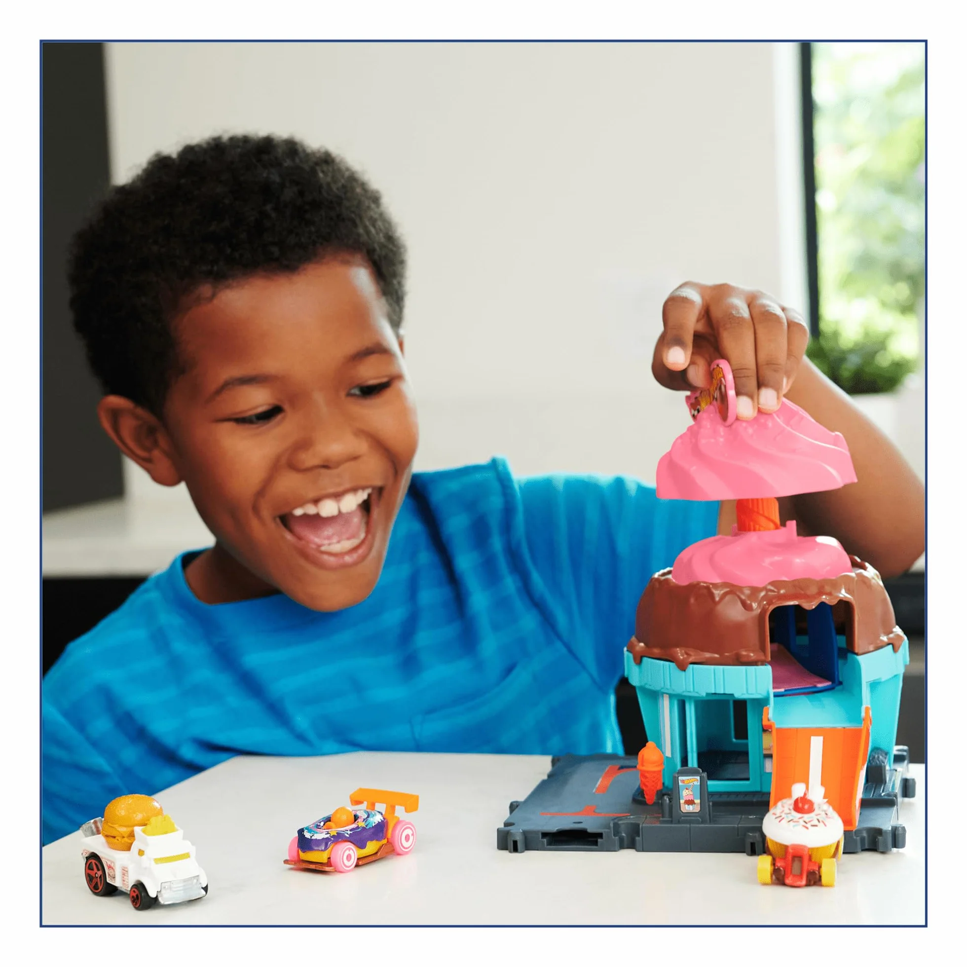 Hot Wheels City Let's Race Tor Wyścigowy, Wielokolorowy, 17,3 x 17,3 x 16,5 cm