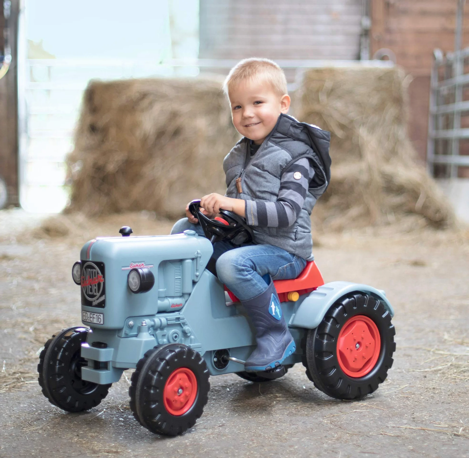BIG Traktor Eicher Diesel ED 16 – traktor z 3-stopniową regulacją siedziska, pojazd dziecięcy z precyzyjnym napędem łańcuchowym, pojazd z pedałem dla dzieci od 3 lat