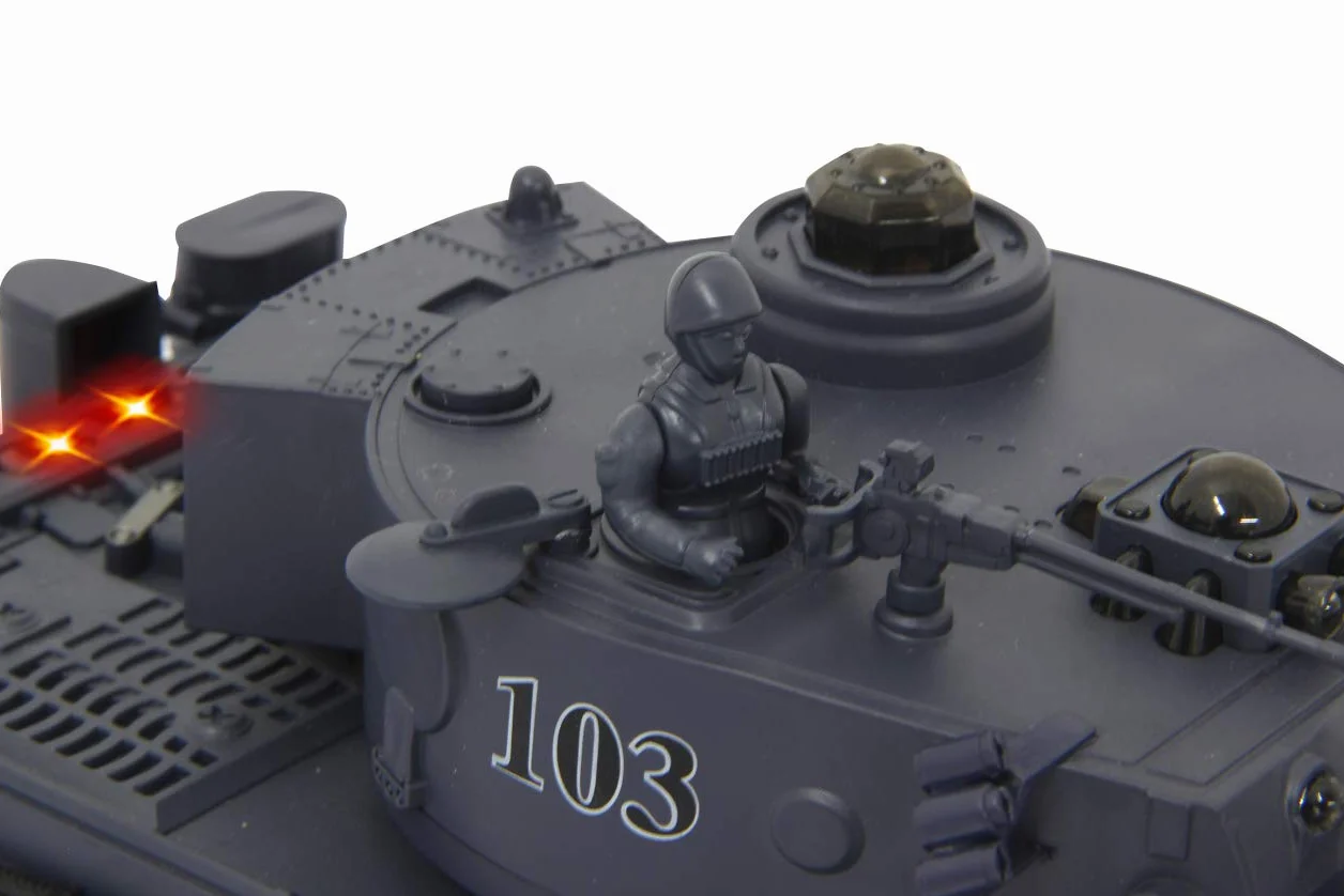 JAMARA 403635 – zestaw bojowy Tiger 2,4 GHz – tryb bitwy z symulowanym wskaźnikiem uszkodzeń (awaria napędu, niezdolności do walki i prowadzenia pojazdu), bardzo zwrotny, ogień broni, ogień z karabinu