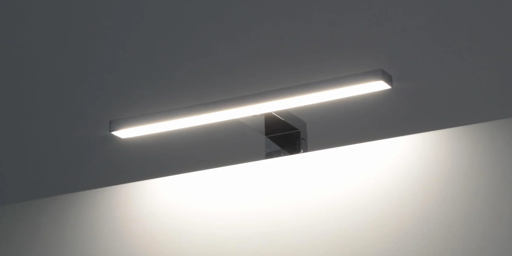 Kwazar - Kinkiet Wewnętrzny, Lampa do Lustra LED do łazienki, do pomieszczeń wilgotnych, Lampa łazienkowa 5W, Szerokość 30cm, Neutralna biel 4000 K, IP44, 230V - ANITA Srebrny