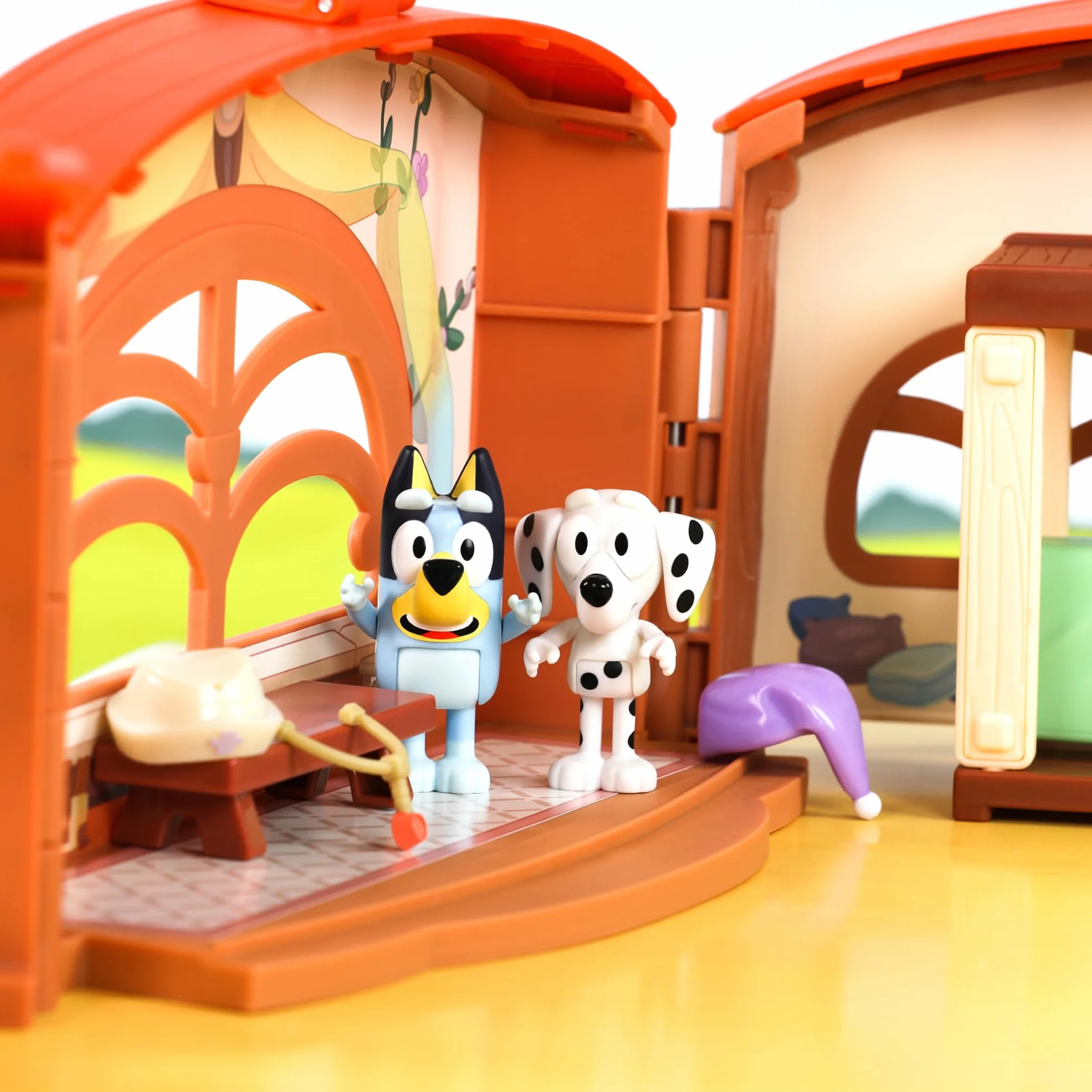Bluey - Zestaw zabaw, szkoła z serii kreskówek dla dzieci, 2 figurki Chloe, 9-częściowy zestaw akcesoriów i dekoracyjnych pagatyn, 3 lata, słynna (BLY40010)