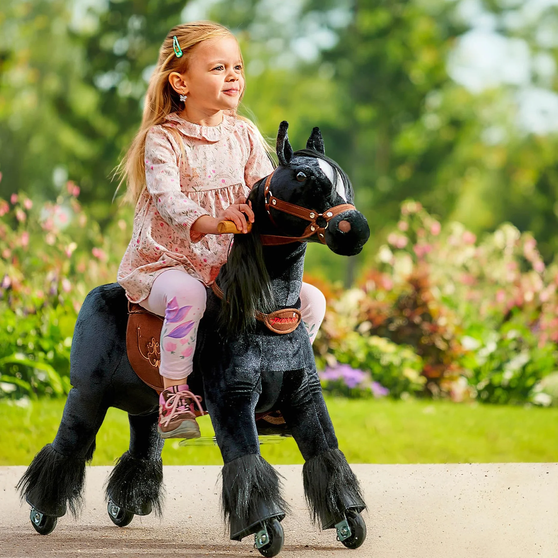PONNIE Ponnie Ebony S koń jeździecki