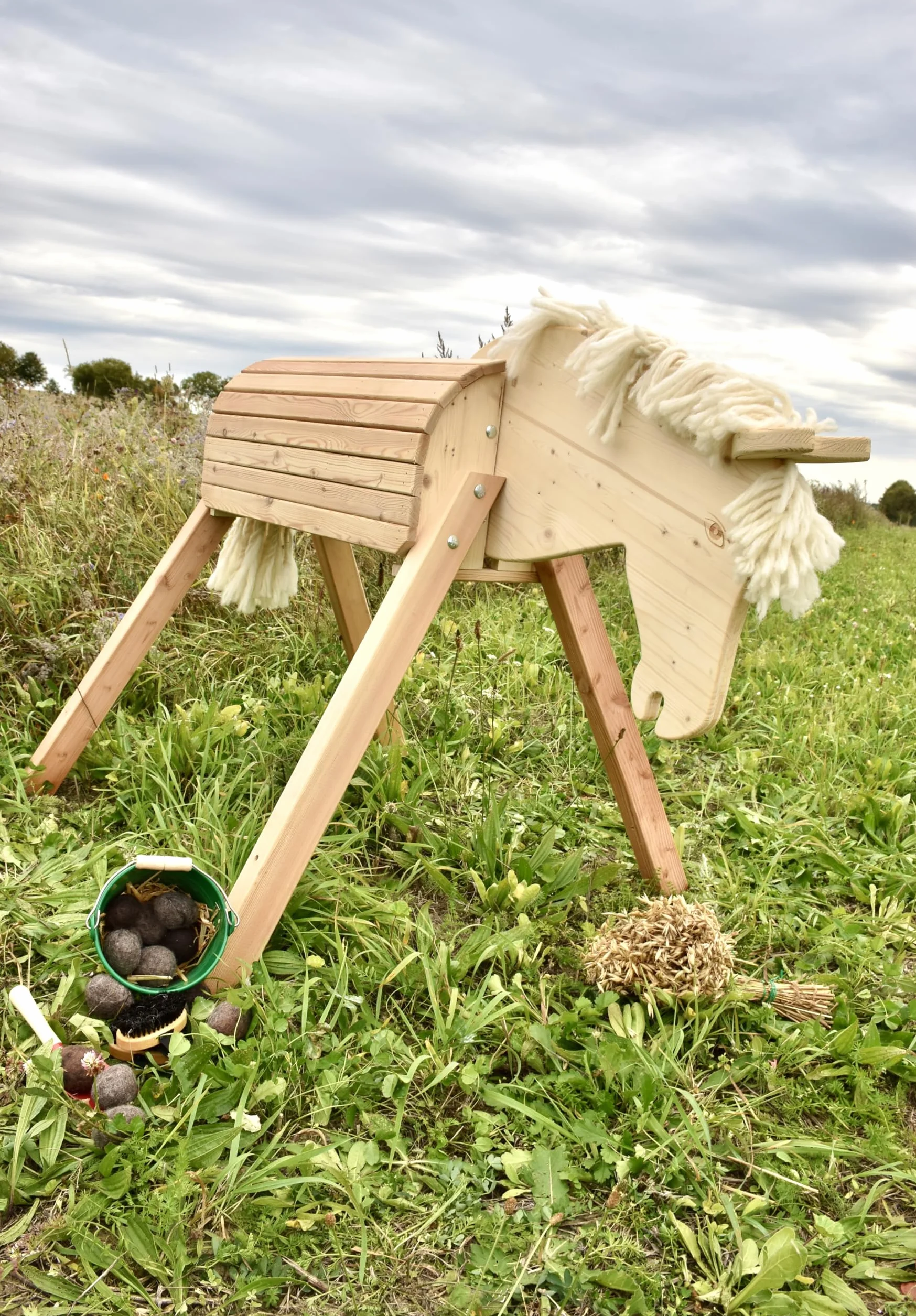 Garden horse "Tom"