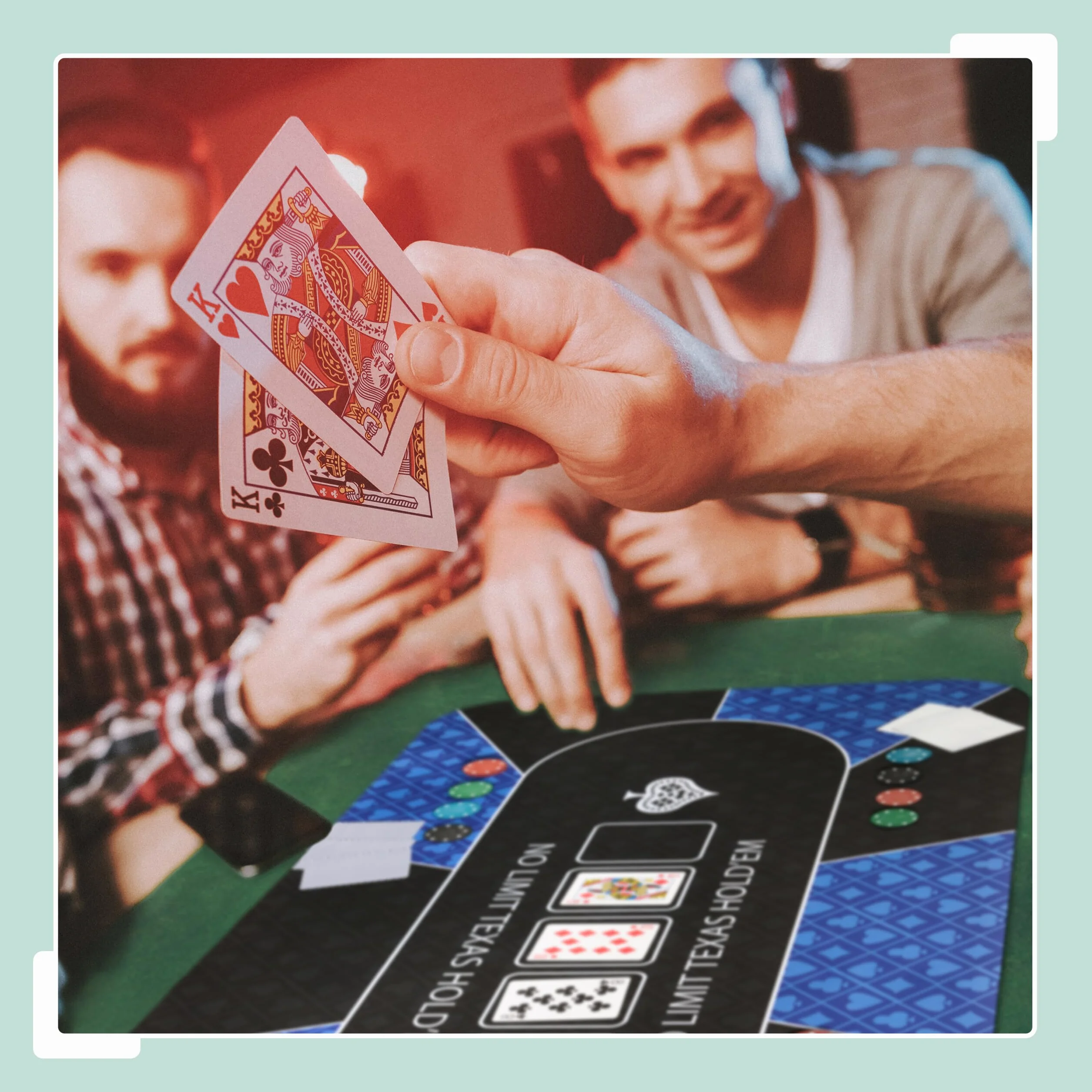 Relaxdays Texas Hold'em, mata do pokera, 120 x 60 cm, antypoślizgowa, wodoodporna, dywan do pokera z rękawami, 10 graczy, niebieski/czarny