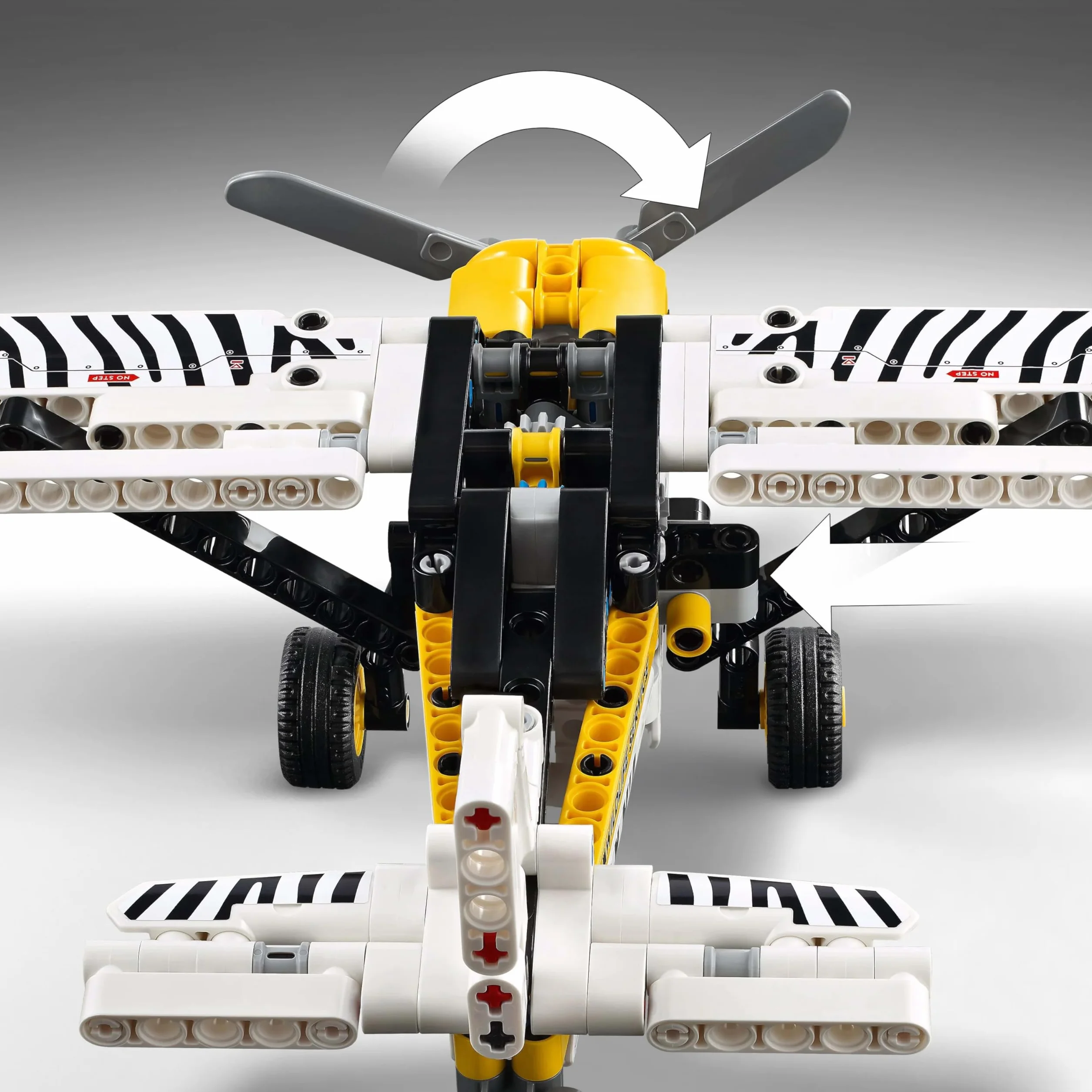 LEGO Technic Samolot Transportowy, Konstrukcyjna Zabawka dla Dziecka do Zbudowania i Odgrywania Ról, Model Pojazdu z Klocków, Kreatywny Prezent dla 8-latka, dla Chłopca i Dziewczynki, 42198