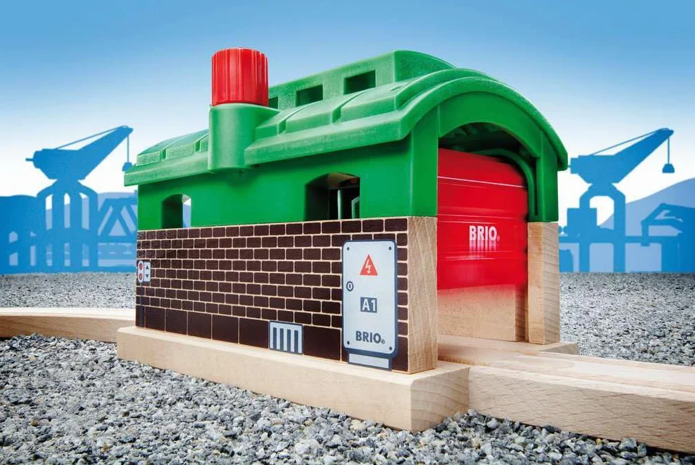 Brio 63357400 Parowozownia (63357400) Bezpieczna Zabawka Dla Dzieci Powyżej 3 Lat