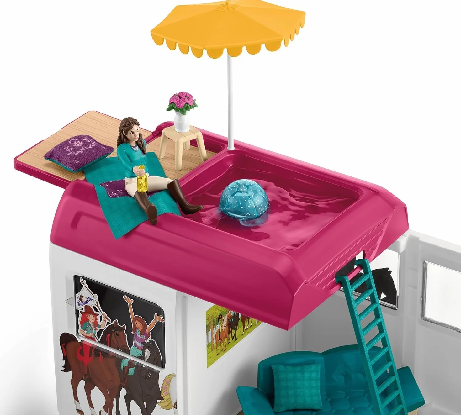 schleich HORSE CLUB | Transporter dla koni 42619 | z boksem, 3 końmi, Lisą, jej rodzicami i akcesoriami | idealny prezent dla dziewczynek i chłopców | zabawka z końmi od 5 lat | zestaw 227 elementów