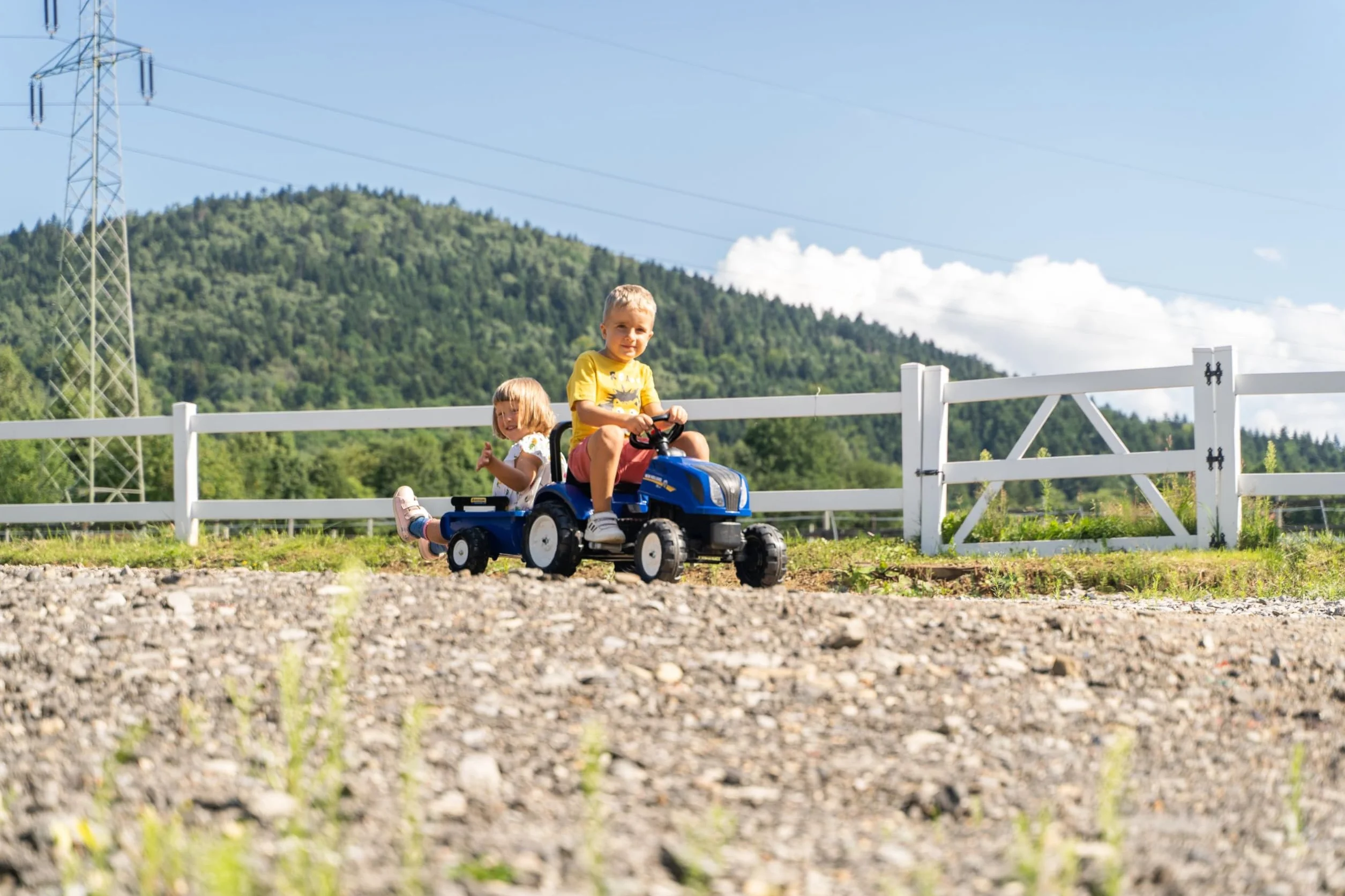 Falk Tractor de New Holland Leaf traktor z przyczepą do pedałów – od 2 lat otwarta osłona silnika – kierownica z klaksonem – 3080AB, niebieska, L