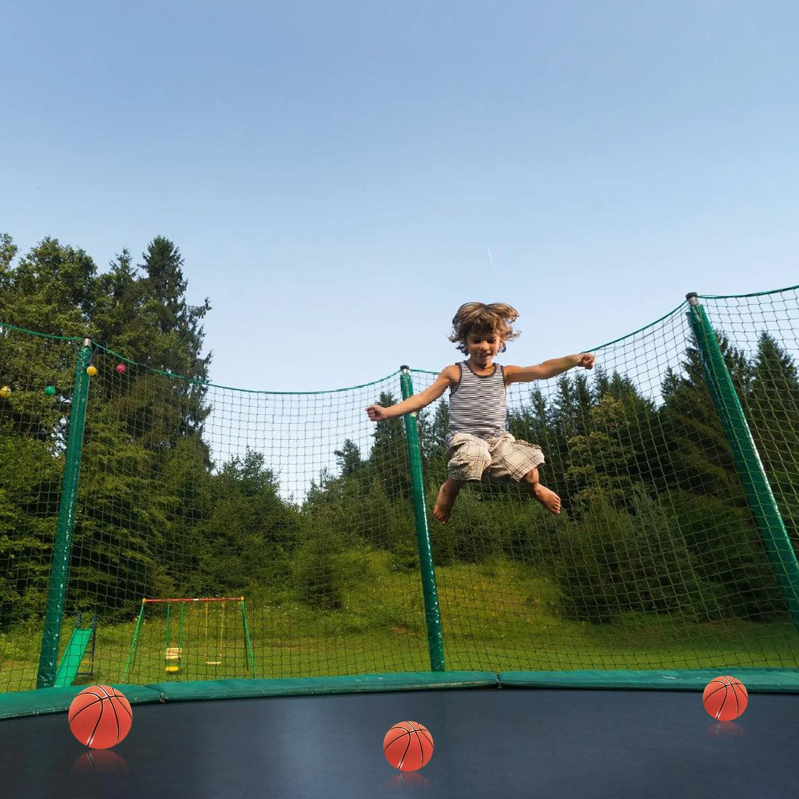Kosz do koszykówki do trampoliny, do użytku wewnątrz, mini kosz do koszykówki, akcesoria do trampoliny z 4 mini piłkami do koszykówki i pompką, ochrona przed słońcem, stojak do koszykówki