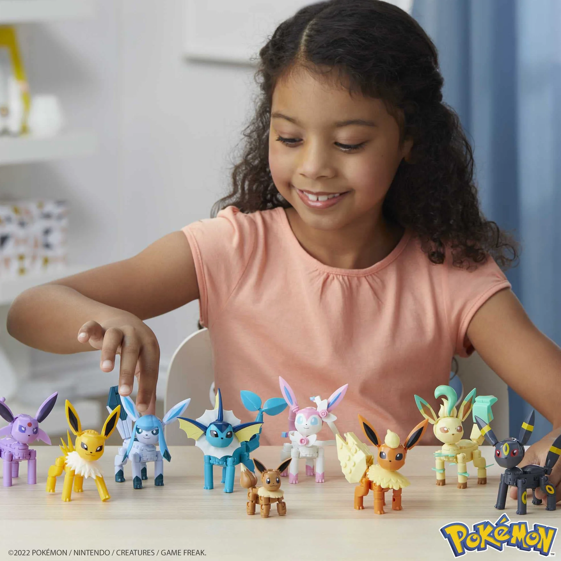 MEGA Pokémon Wszystkie ewolucje Eevee, zestaw konstrukcyjny z figurkami Vaporeon, Jolteon, Flareon, Espeon, Umbreon, Leafeon, Glaceon, Sylveon, 470 elementów, dla dzieci od 6 roku życia, GFV85
