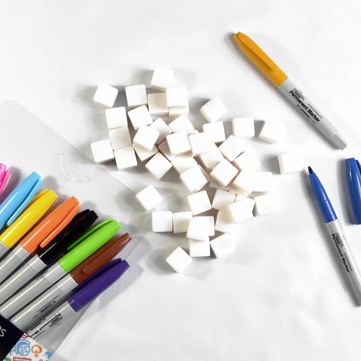 50 sztuk 16mm puste planszowe gra w kości-białe kostki - DIY Akcesoria Do Gier Planszowych, idealne do sortowania, liczenia, sal lekcyjnych, Części Zamiennych Z Torbą do przechowywania