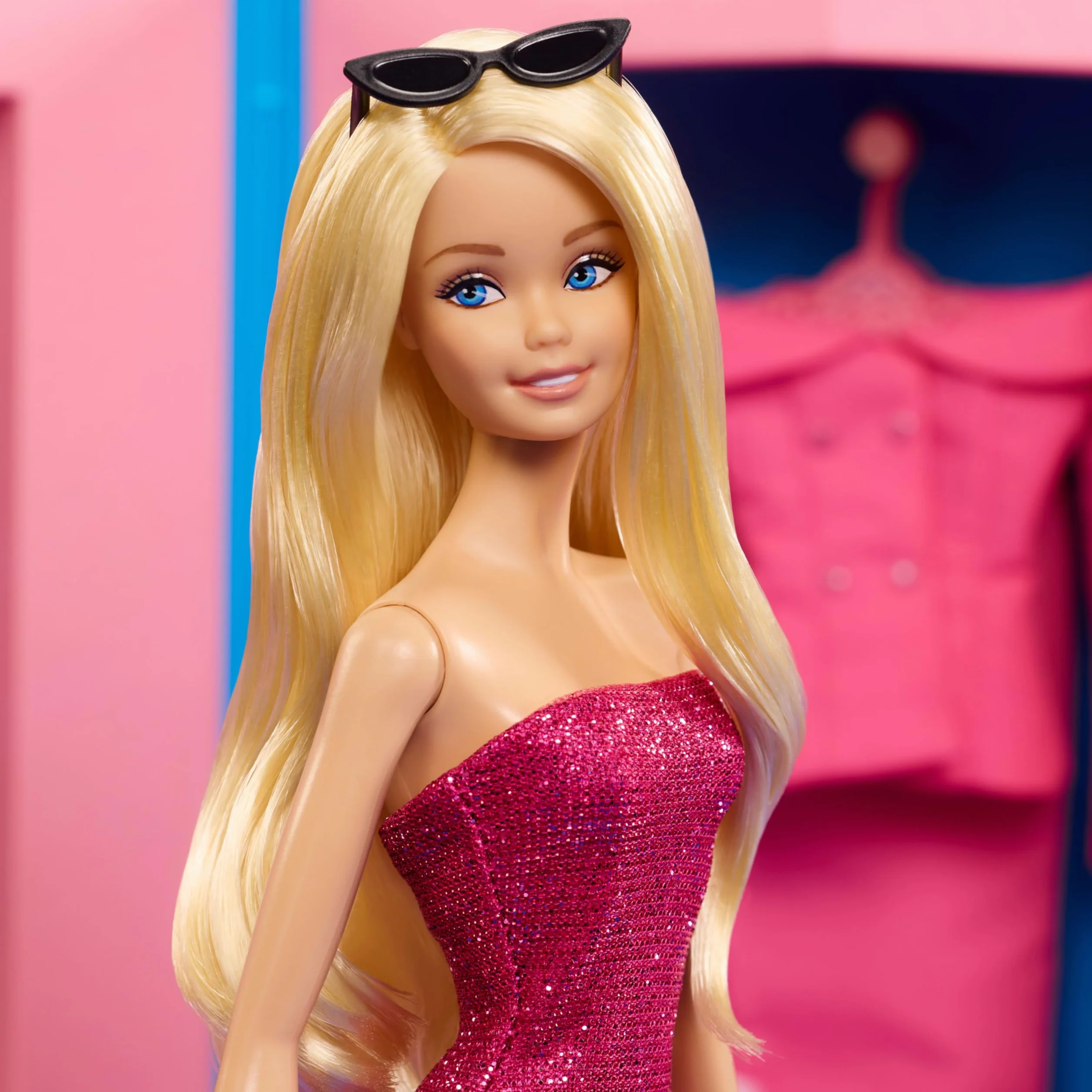 Barbie Signature Styled by Andrew Mukamal Lalka kolekcjonerska 3 stylizacje zestaw z akcesoriami podstawką JBH81