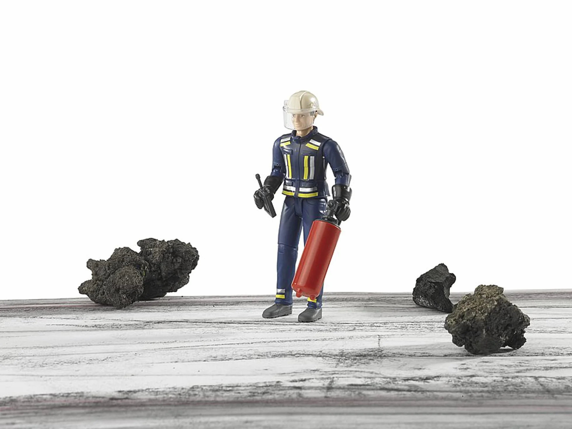 bruder 60100 - Strażak z akcesoriami - 1:16 Figurka zabawka, Człowiek, ludzik, zestaw figurek, wóz strażacki, interwencja