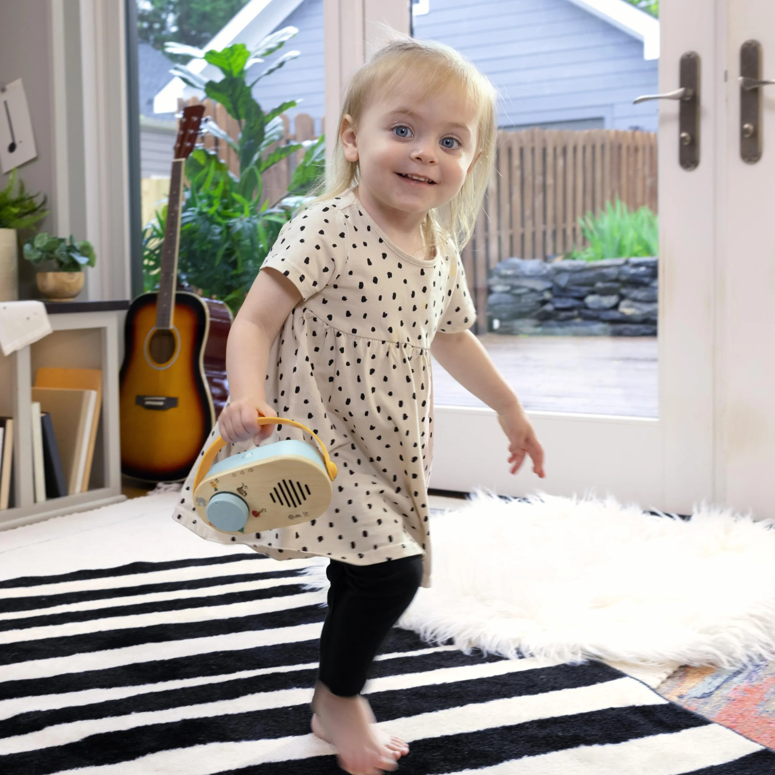 Baby Einstein + Hape, Discovery Radio, zabawka radiowa z muzyką i światłami, przez 6 miesięcy i dłużej