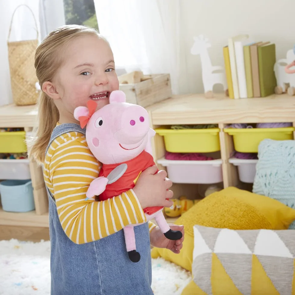 Peppa Pig Peppa Wanta, Śpiewający plusz z brokatową czerwoną sukienką i kokardą, śpiewaj 3 piosenki, od 3 lat