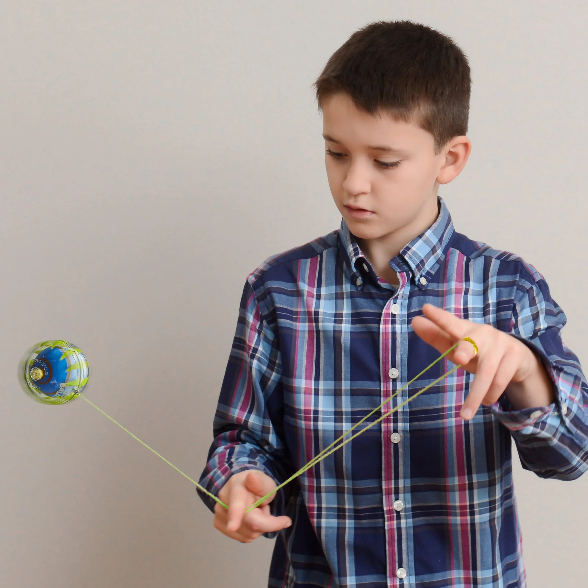 YOYO BALL yoyo sztuczki zabawka chłopcy dziewczęta automatyczny powrót nieplączący się wielokolorowy dzieci profesjonalna sztuczka yoyos Loop the Loop Aound the World