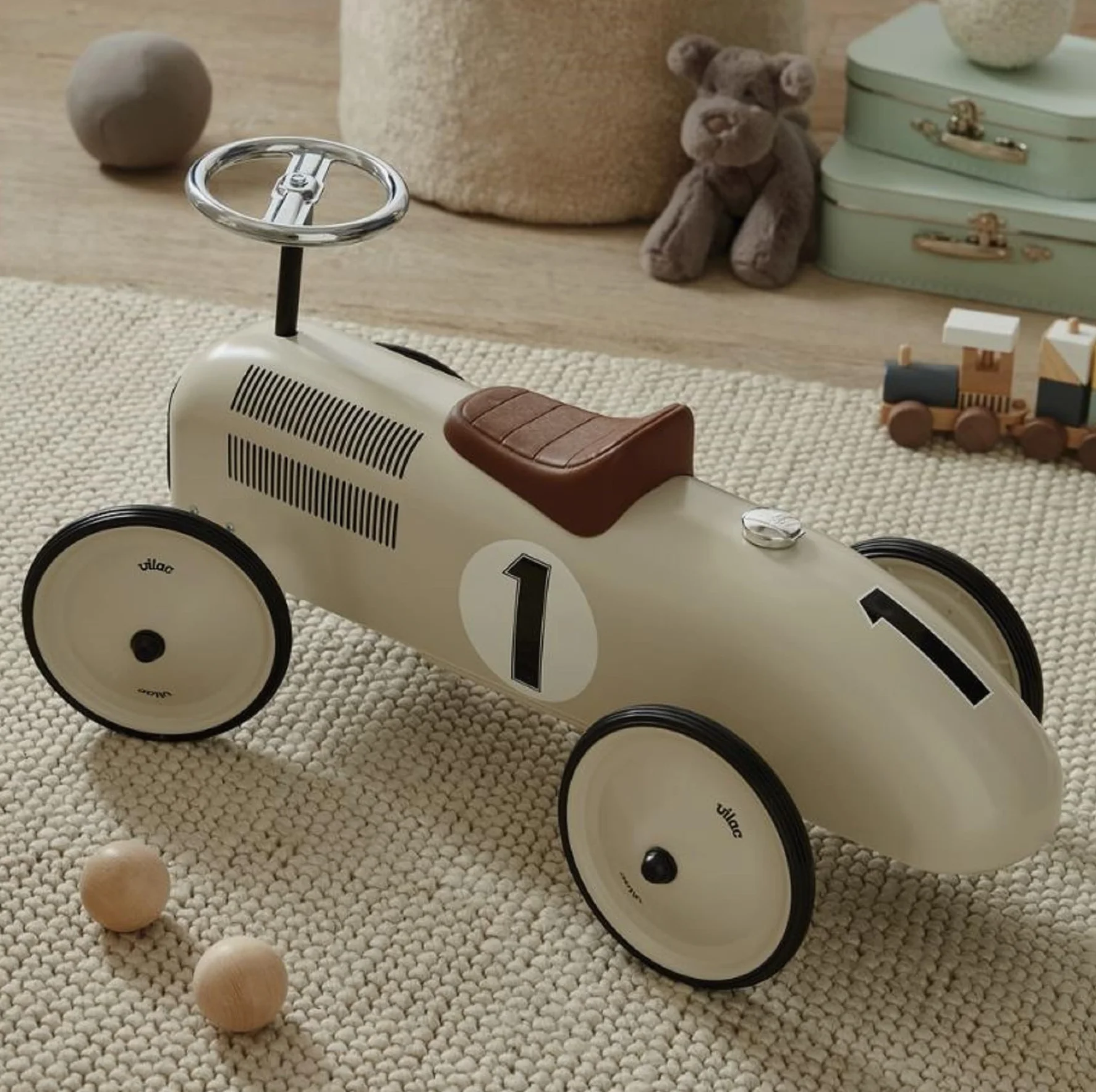 Vilac Vintage Ride on Car metalowy korpus duże gumowe kółka dla dzieci 1.5-3 lat 20 kg
