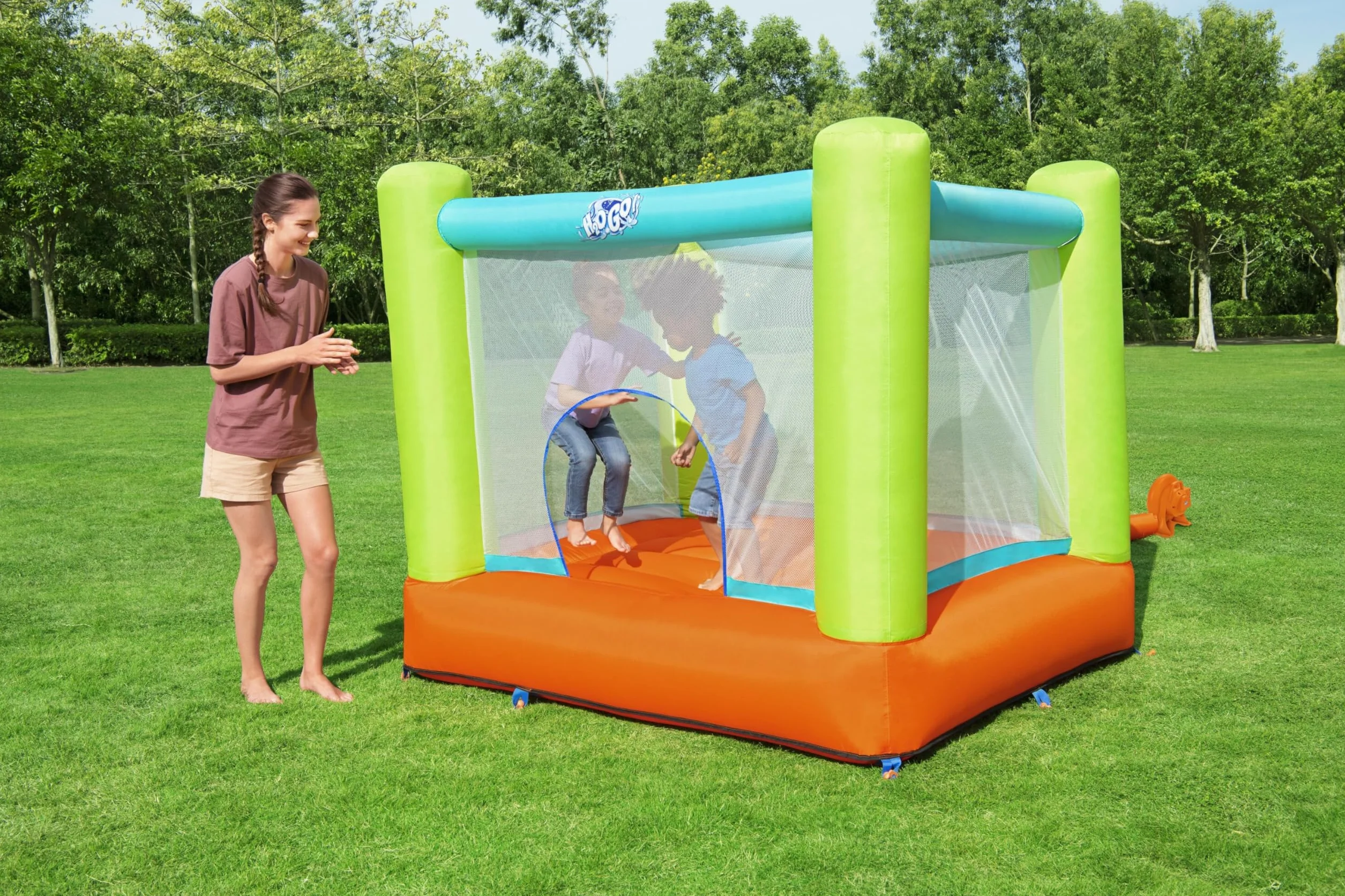 BESTWAY - Plac zabaw z trampoliną - Gra na świeżym powietrzu - 53394 - Pomarańczowy - Skacz i fruwaj - Plastik - 194 cm x 175 cm - Dla dzieci - Gra nadmuchiwana - Od 3 lat