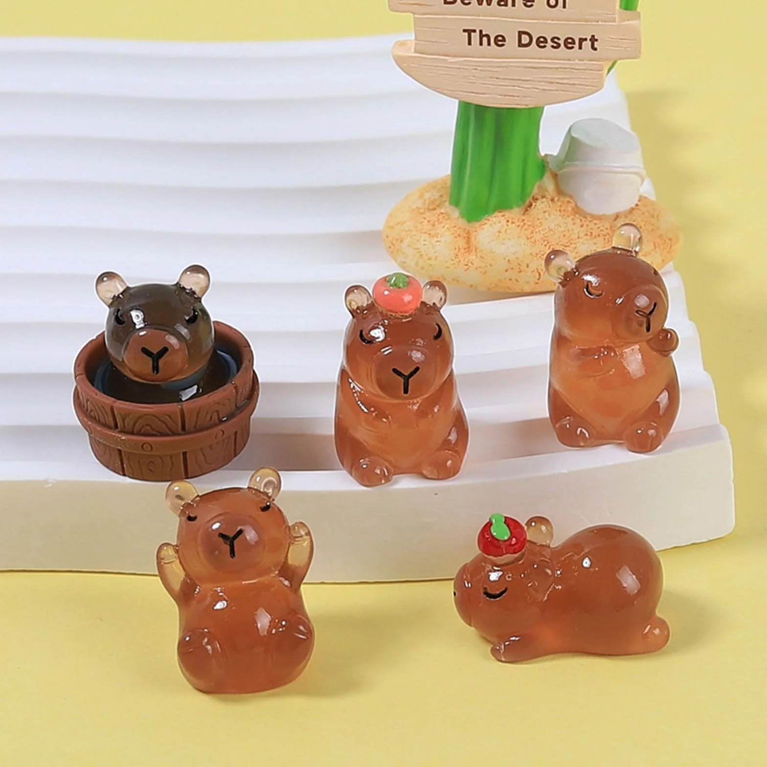GlamRays Zestaw 30 świecących minifigurek kapibara z żywicy świecąca kapibara mini zabawka prezenty biurko blat do użytku na zewnątrz dekoracja rzemieślnicza