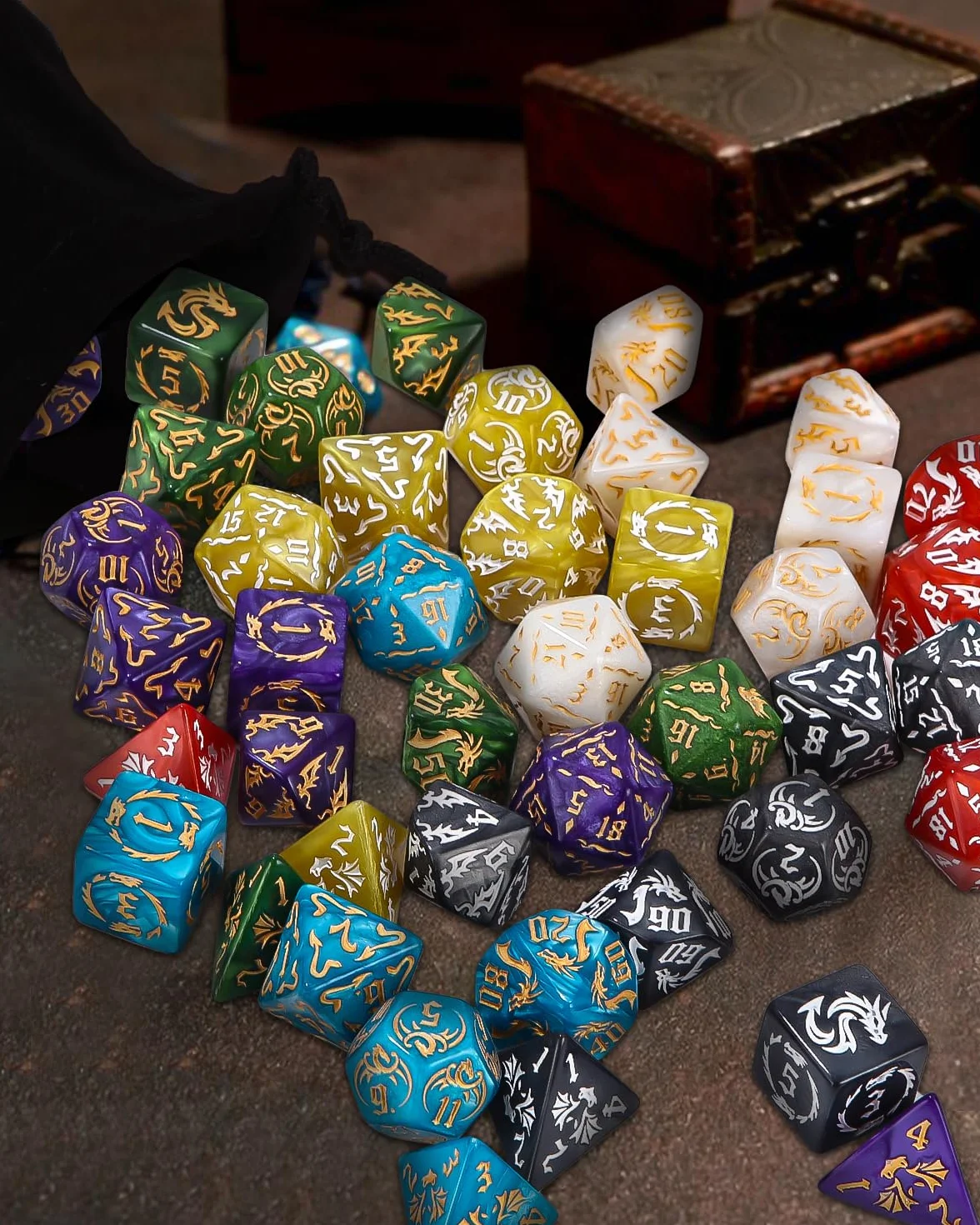 Wielościenne Kości do Gier 7 x 7 (49 szt.) Zestaw Błyszczące z 7 Czarnymi Workami D4 D8 D10 D12 D20 do Dungeons & Dragons RPG MTG DND