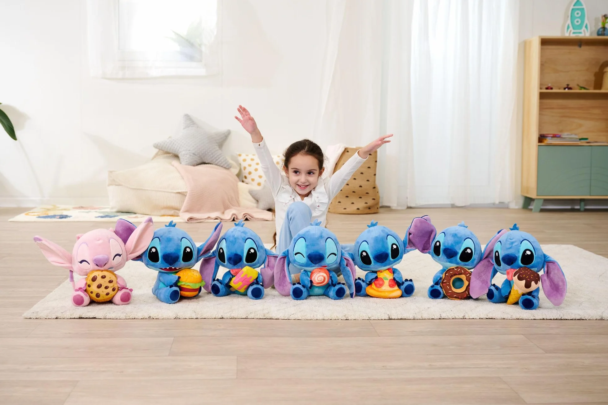 Simba 6315870518 Disney Stitch z donatem, 25 cm