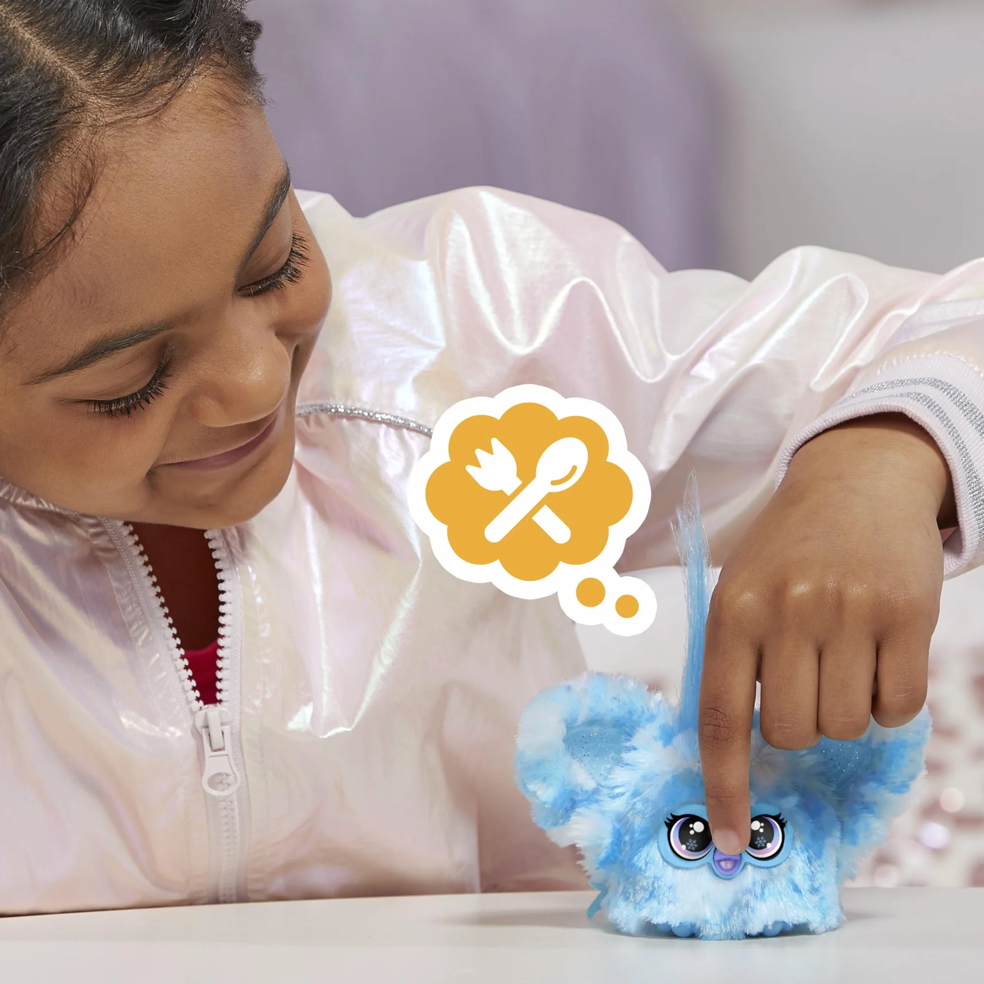 Furby Furblets SNO-Way Holiday Edition Mini Friend, ponad 45 dźwięków, świąteczna muzyka, gadanie tylko meble, elektroniczne pluszowe zabawki dla dziewcząt i chłopców, interaktywne zwierzaki,
