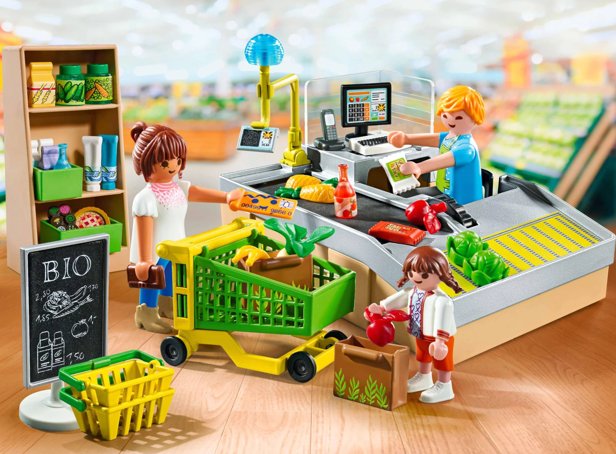 PLAYMOBIL MyLife Promo Pack 71648 Ekologiczny supermarket, zestaw z serii Promo Packs, w zestawie kasa sklepowa z taśmą, wózek na zakupy oraz trzy figurki, zestaw odpowiedni dla dzieci od 4 roku życia