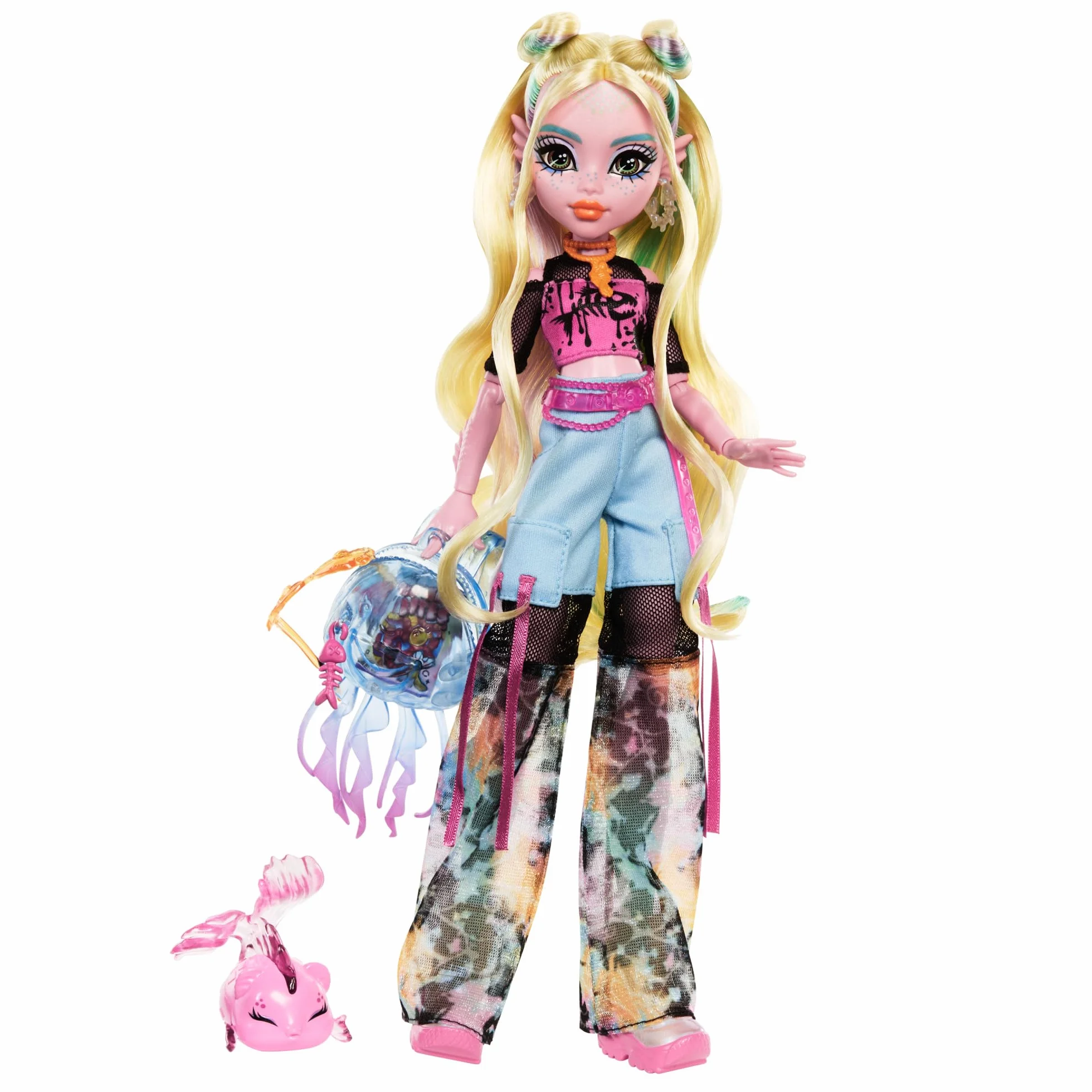 Monster High Lagoona Blue Lalka w siateczkowej koszulce i bojówkach z figurką rybki Neptuny i akcesoriami, takimi jak plecak, „przekąska” i notatnik, HXH75