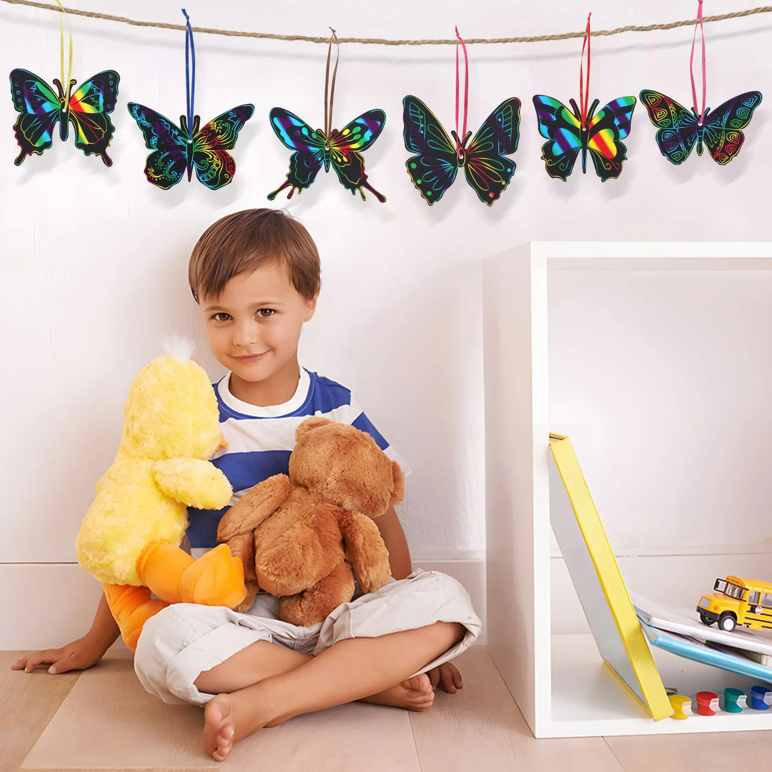 48 sztuk obrazków do zdrapywania motyli, 12 stylów, magiczny papier do zdrapywania, tęczowy obraz z drewnianymi patyczkami i wstążką, do majsterkowania, dekoracji na imprezę