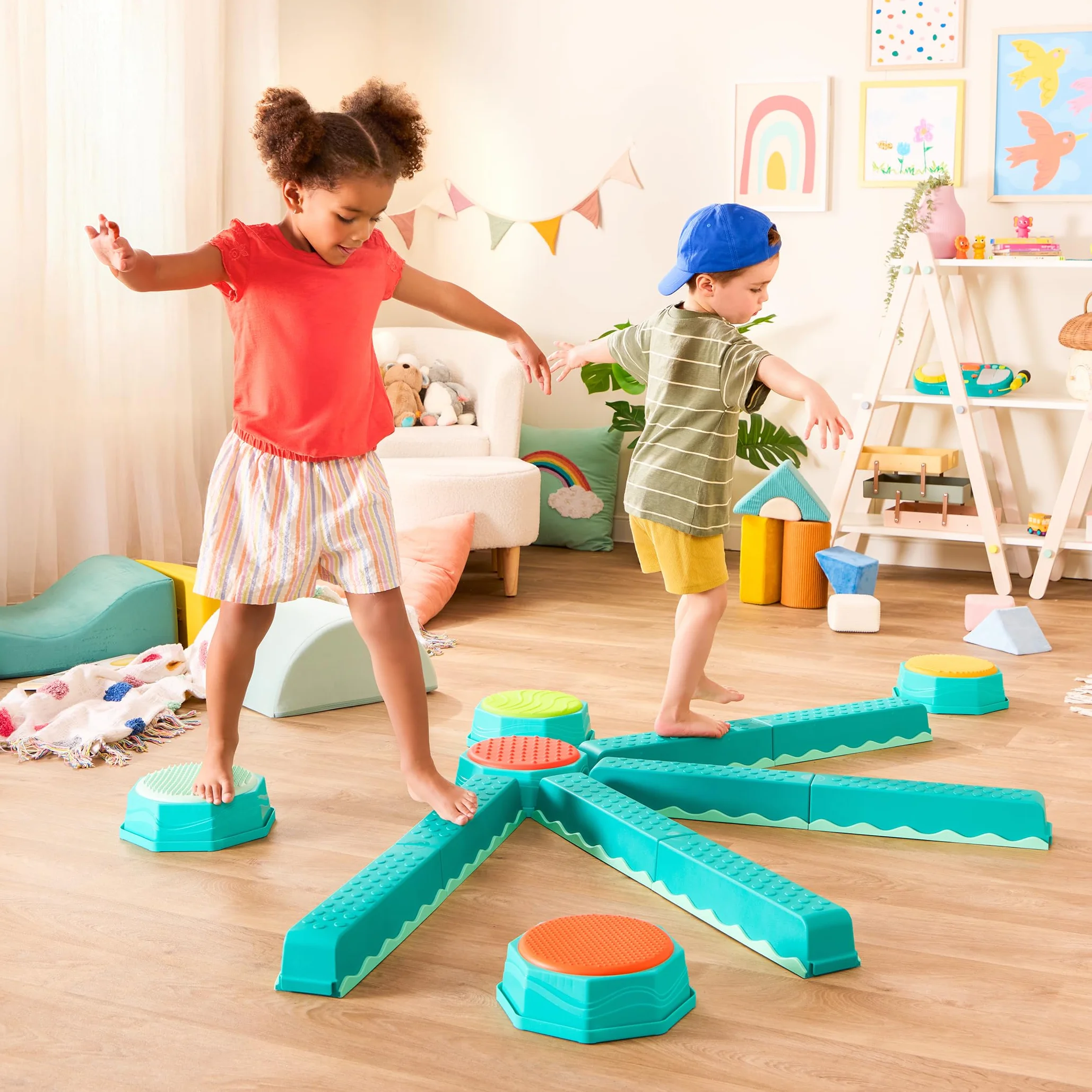 B. toys Beam Interlocking Balancing 5 Sensory Pads & 8 Beams – Active Play for Maluch, Kids - 3 Years + - Balance & Build Set, Multicolor, BX2482DC1Z