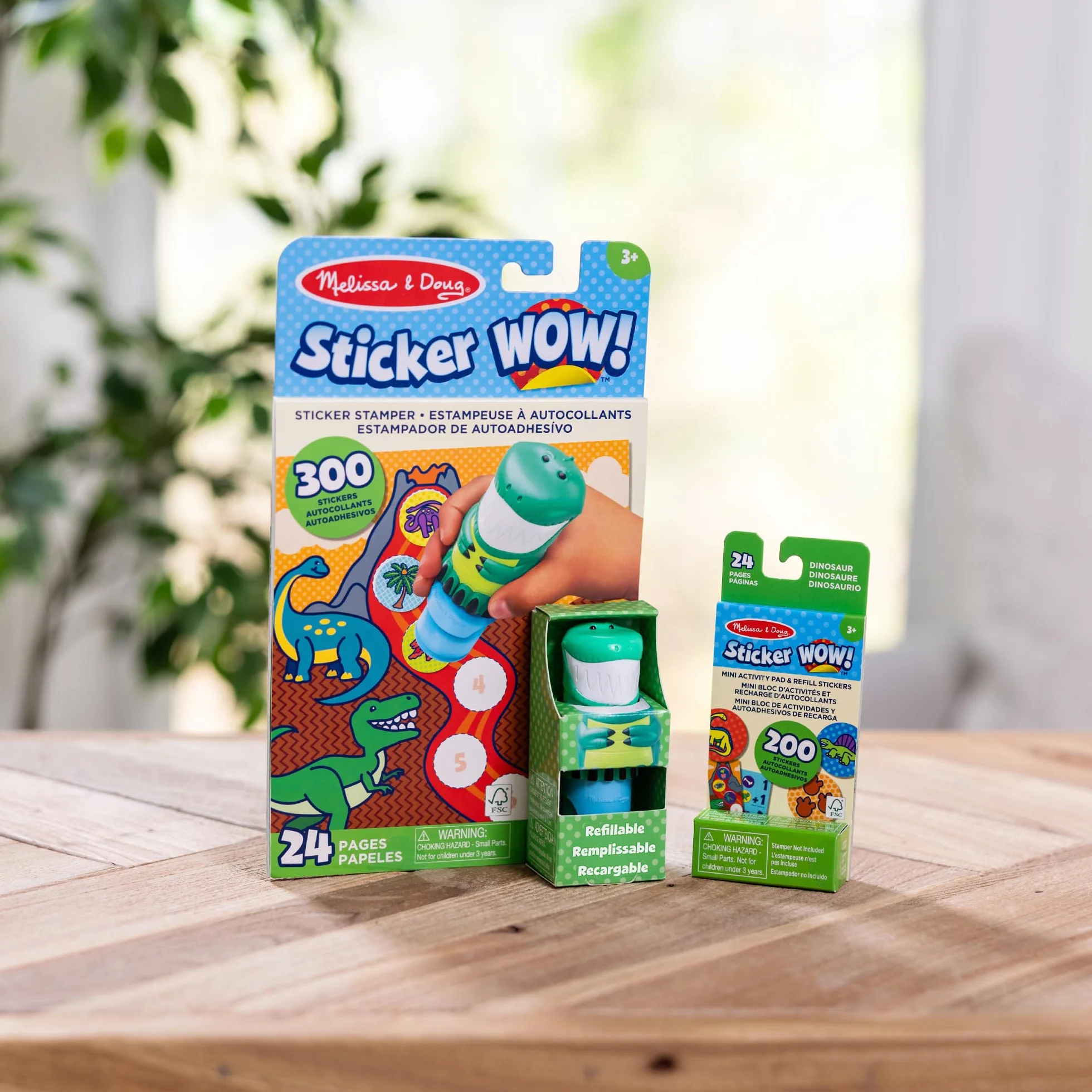 Melissa & Doug - Naklejka Wow! Naklejka dziecięca w kształcie dinozaura - 24 strony aktywności i 300 naklejek dla dzieci + mini blok i wkład (200) - 6075499 - Rzemiosło dla dzieci