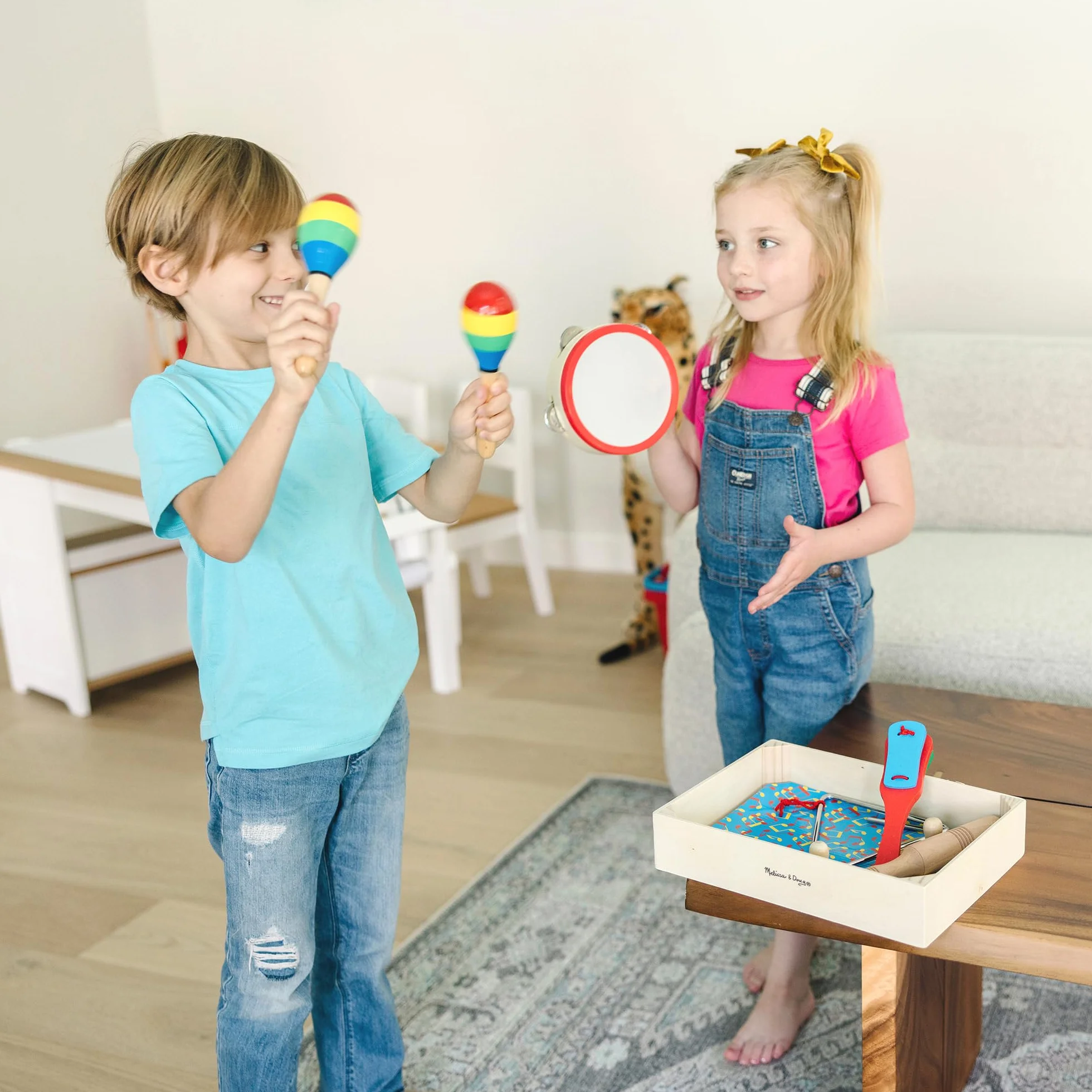 Melissa & Doug zespół w pudełku instrumenty muzyczne | Muzyczne instrumenty dla dzieci | drewniana skrzynka do przechowywania | zestaw 10-elementowy | 3+ | Prezent dla chłopca lub dziewczynki