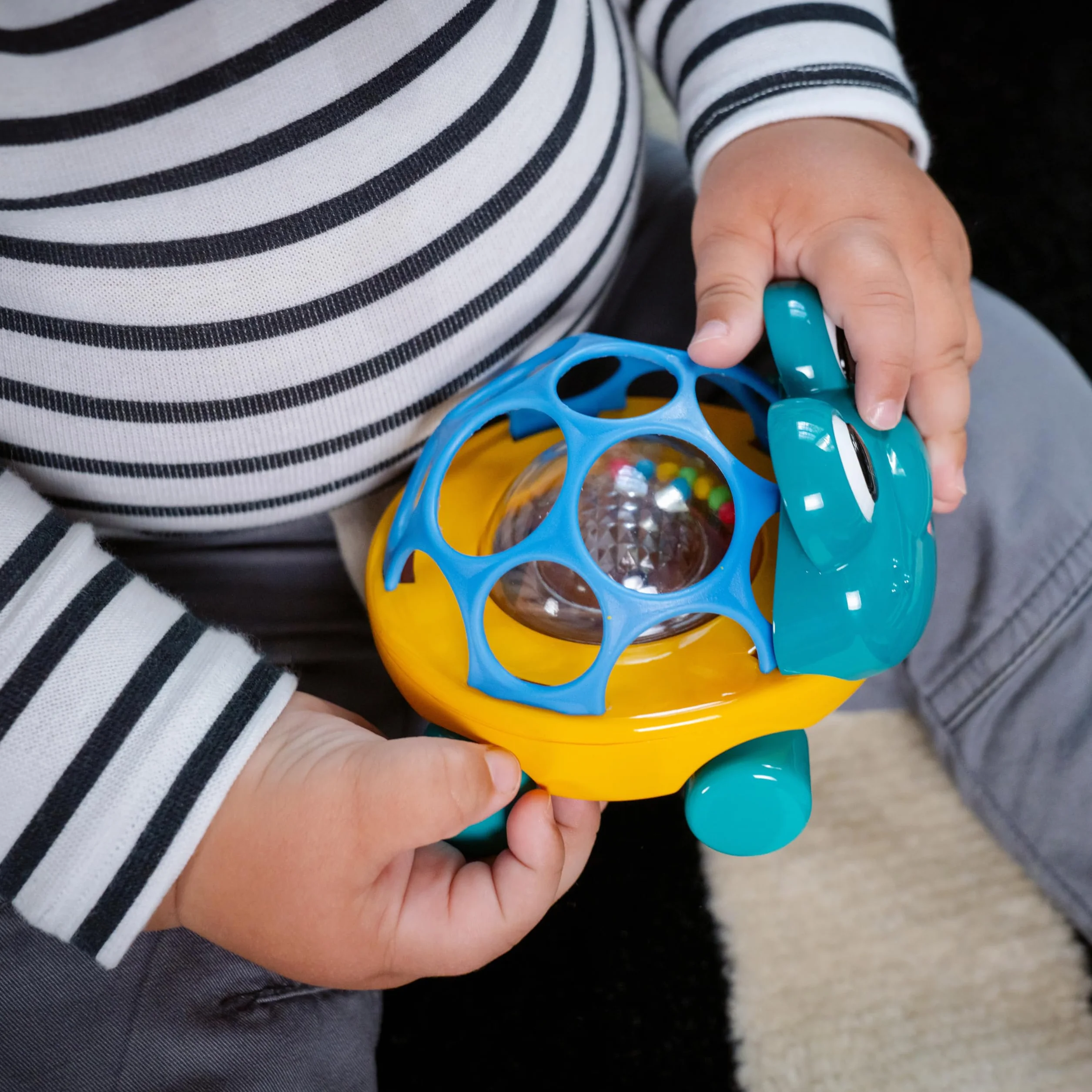 Baby Einstein Curious Car Neptune Oball Toy Car & Rattle, wiek od 3 miesięcy