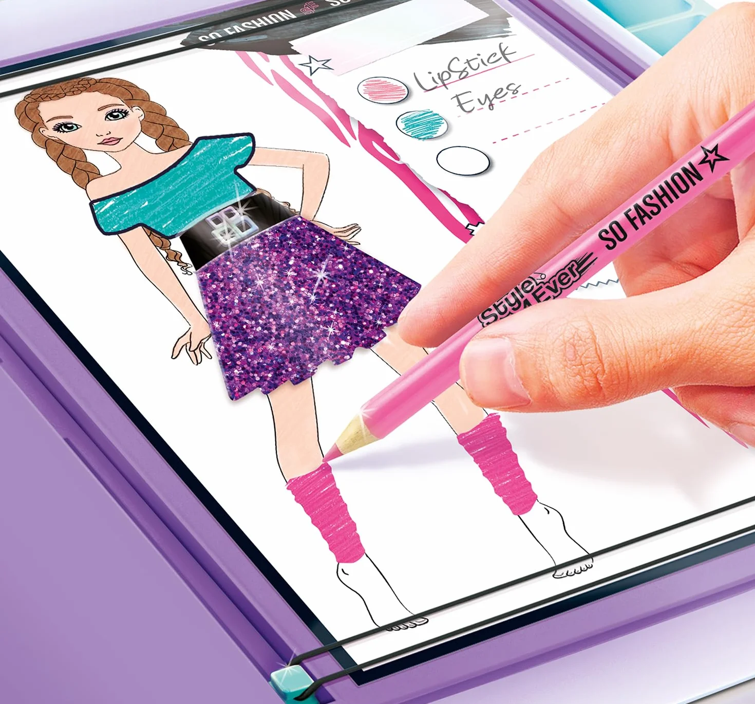 Canal Toys - Styl 4 Ever Fashion Designer Tablet Dziecko 6 lat + - Studio rysowania i kreatywnego wypoczynku z samoprzylepnymi tkaninami, szablonami, naklejkami i pisakami, aby stworzyć swoją kolekcję