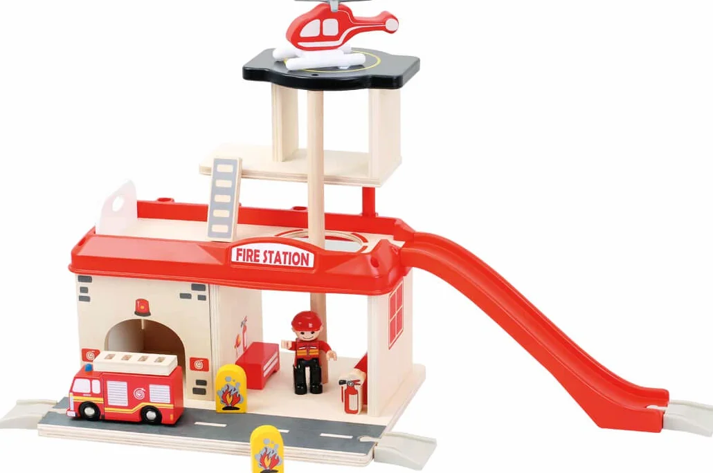Small Foot Drewniany zestaw do zabawy z motywem straży pożarnej ze wszystkimi akcesoriami zaprojektowanymi dla dzieci w wieku od 3 lat