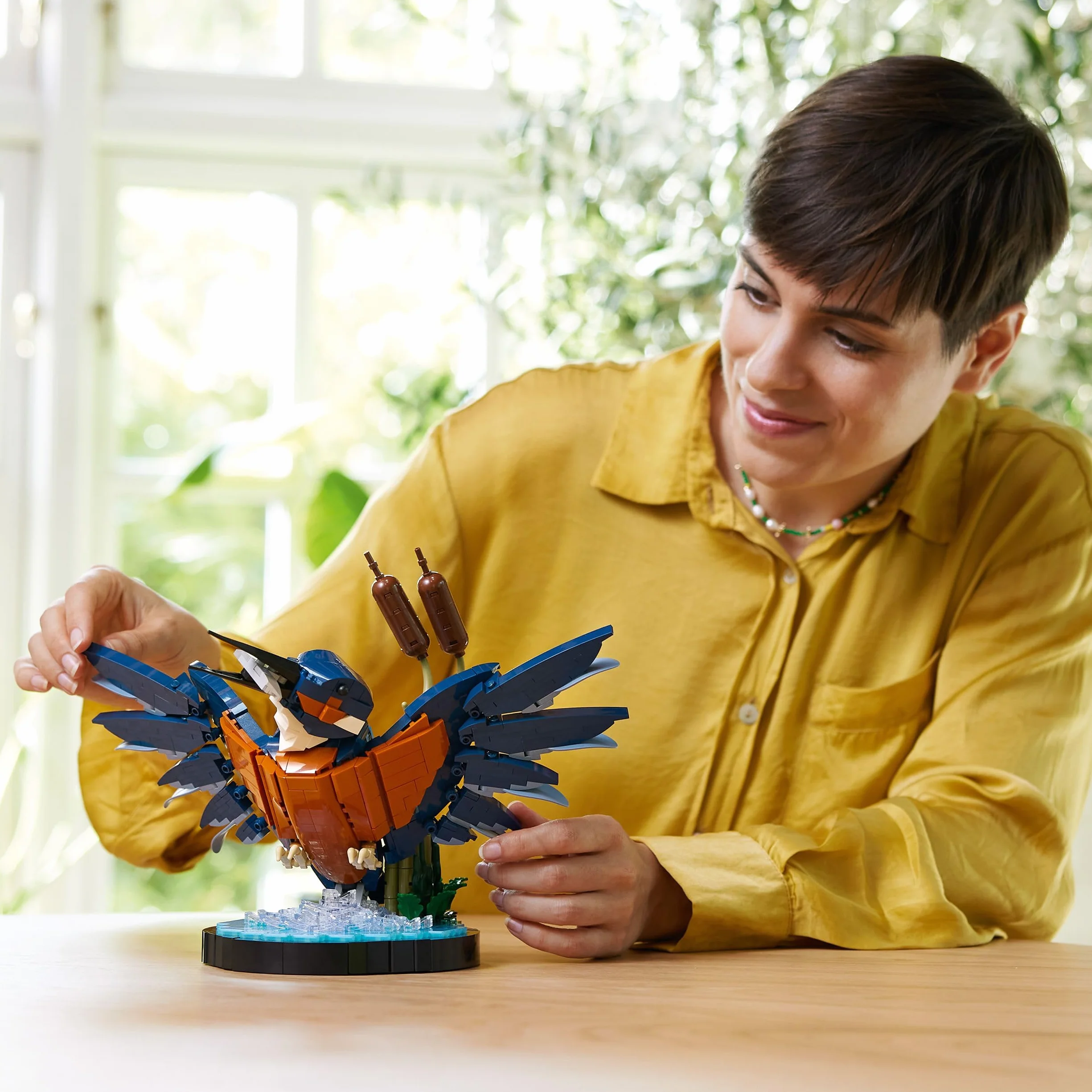LEGO Icons Zimorodek, Model Ptaka z Klocków do Zbudowania, Kreatywny zestaw dla Dorosłych Miłośników Ornitologii, Dekoracje do Domu i Ozdoba na Biurko, Pomysł na Prezent dla Niej i dla Niego, 10331