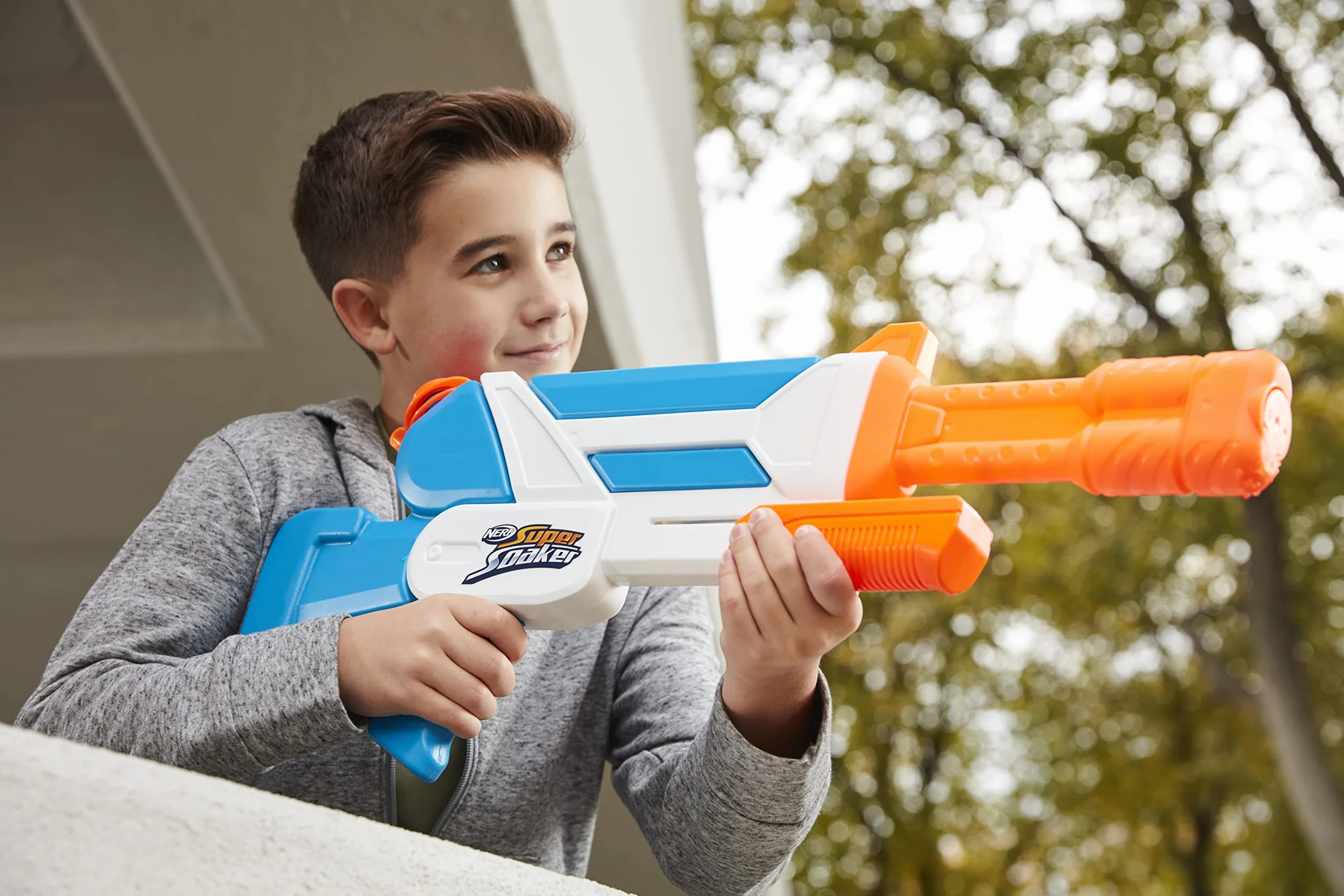 Super Soaker Twister pistolet na wodę, przecinające się strumienie wody, funkcja pompowania, duży zbiornik na wodę o pojemności 1 l, łatwe napełnianie