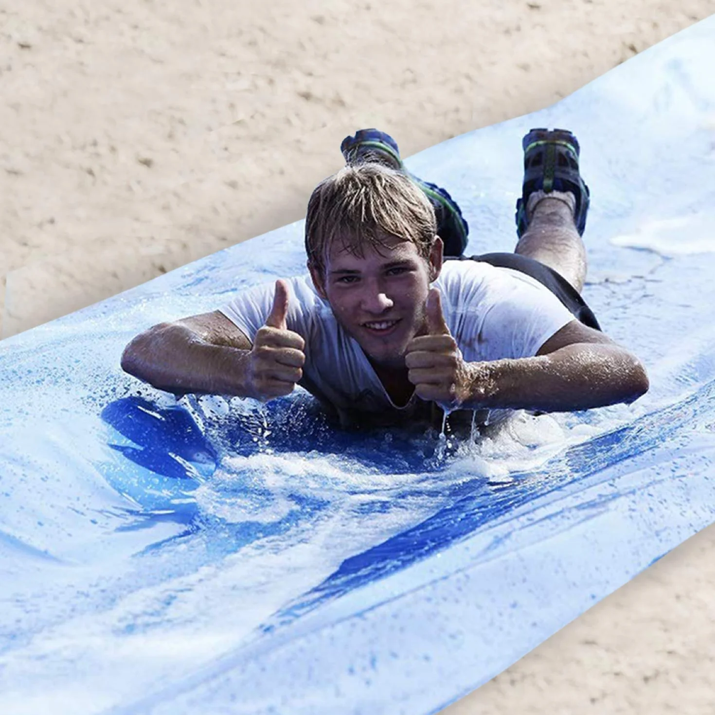 Officiell jätte slip och glid XXL | 10 meter bild | Högkvalitativ glidmatta | Snabbaste Slip'n Slide | Starkaste vattenrutschbanan | Utomhusvattensport | Spel | 100% kul | Husfest | OriginalCup®