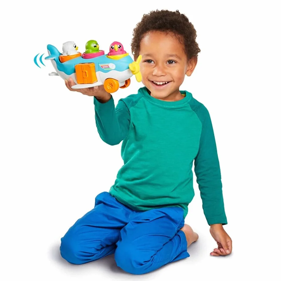 Toomies TOMY Hide and Squeak 2 w 1 Load and Go Plane zabawka dla niemowląt, zabawka edukacyjna dla niemowląt, zabawki muzyczne z kolorami i dźwiękami, dla chłopców i dziewcząt w wieku 1, 2 i 3 lat