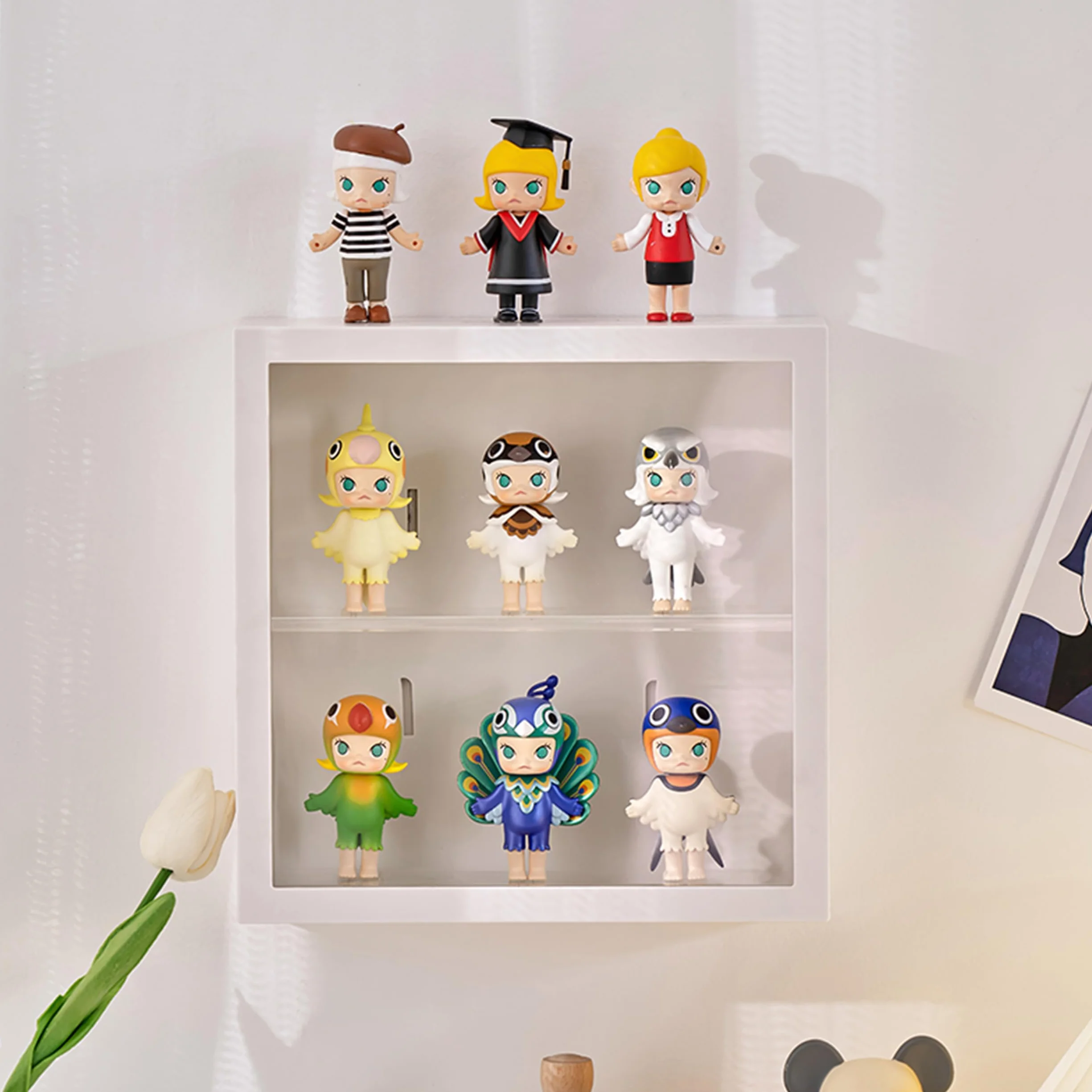 Azatemgo Naścienna witryna ekspozycyjna na przedmioty kolekcjonerskie, przezroczysta, pyłoszczelna, 2-poziomowa, do miniaturowych modeli samochodów, Lego, figurek, Funko Pops (24,5 x 24,5 x 8 cm