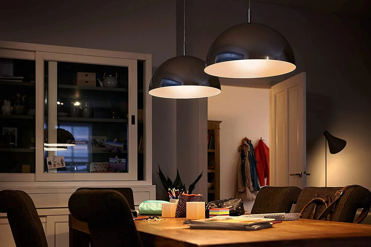 Philips LEDclassic lampa zastępuje 100 W, E27, neutralna biel (4000 kelwinów), 1521 lumenów, matowa