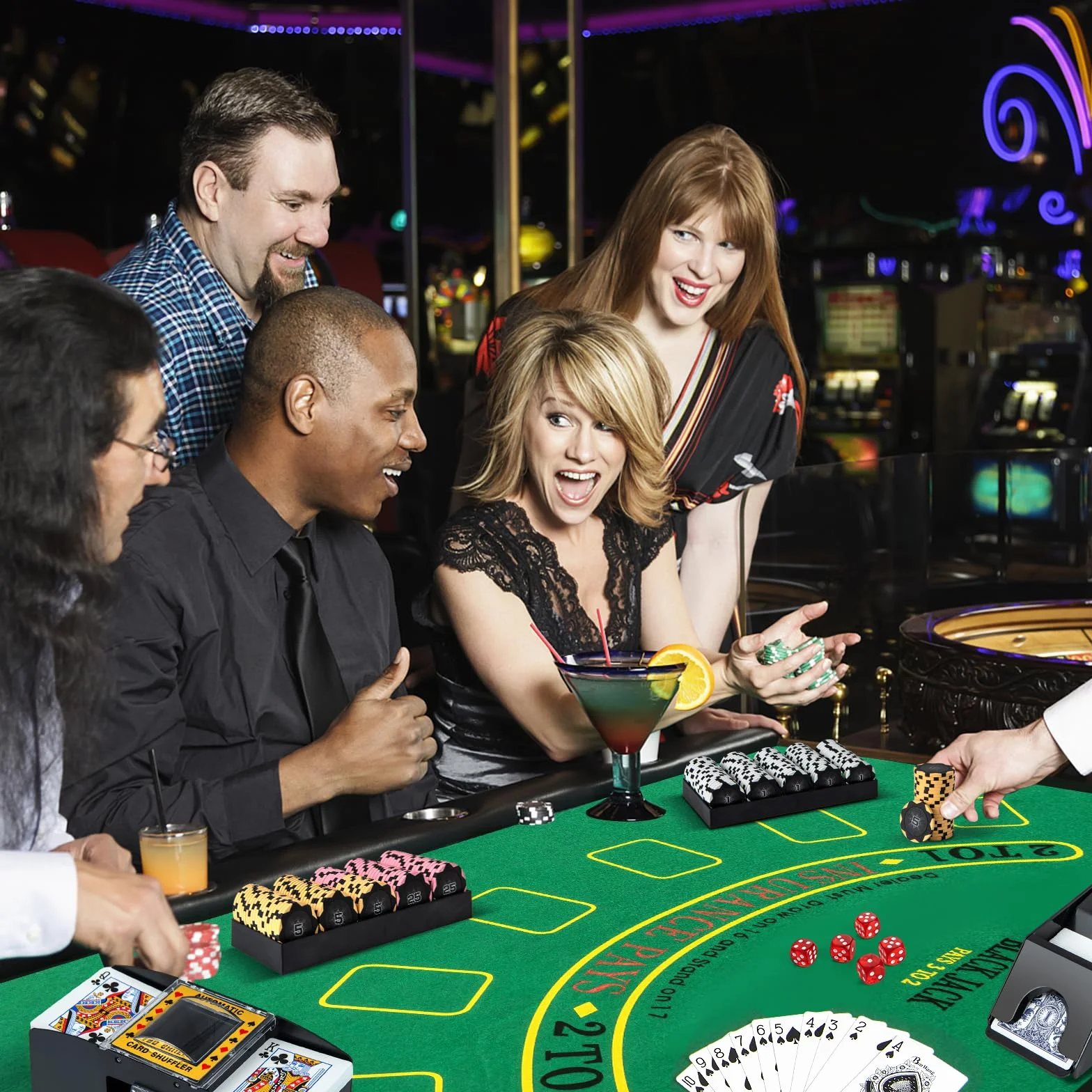 COSTWAY Zestaw do pokera, 300 żetonów, walizka pokerowa z 2 taliami na karty, 5 kostkami, przycisk krupiera, mata, mikser kart i rozdawacz kart, aluminium, kasyno w pokera, kompletny zestaw zamykany