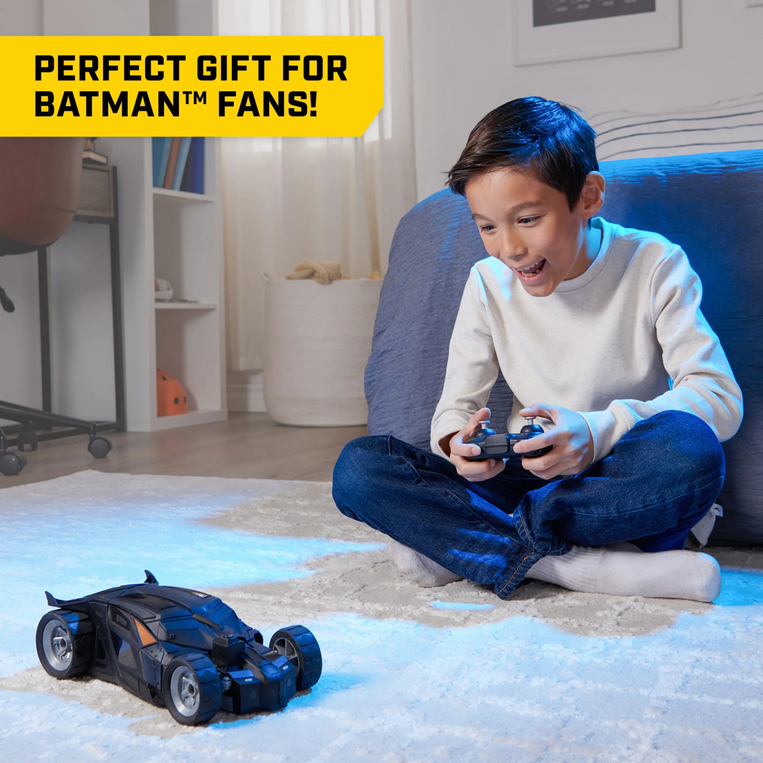 Spin Master - Batman Batmobile z pilotem zdalnego sterowania (2,4 GHz), łatwy do jazdy, kompatybilny z figurkami Batmana 10 cm, z figurką Batmana, skala 1:20, od 4 lat