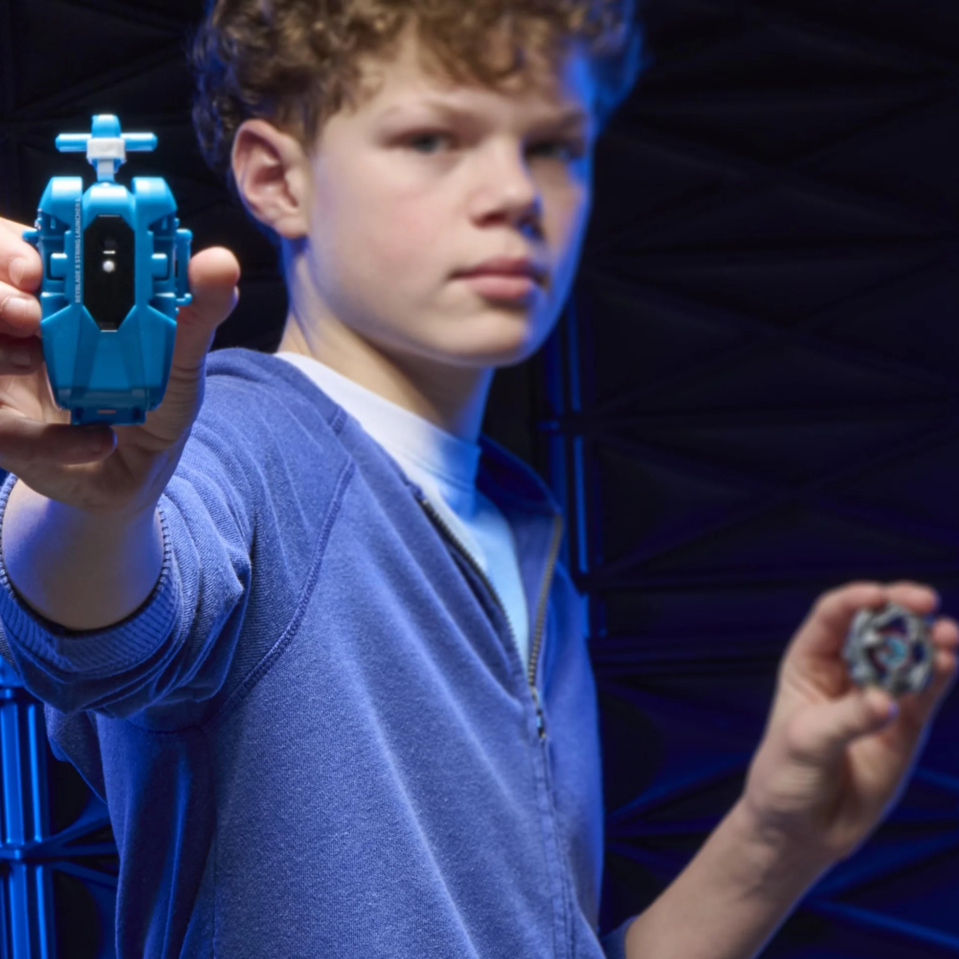 Zestaw Beyblade X Cobalt Dragoon 2-60C Deluxe z lewoskrętną wyrzutnią z linką