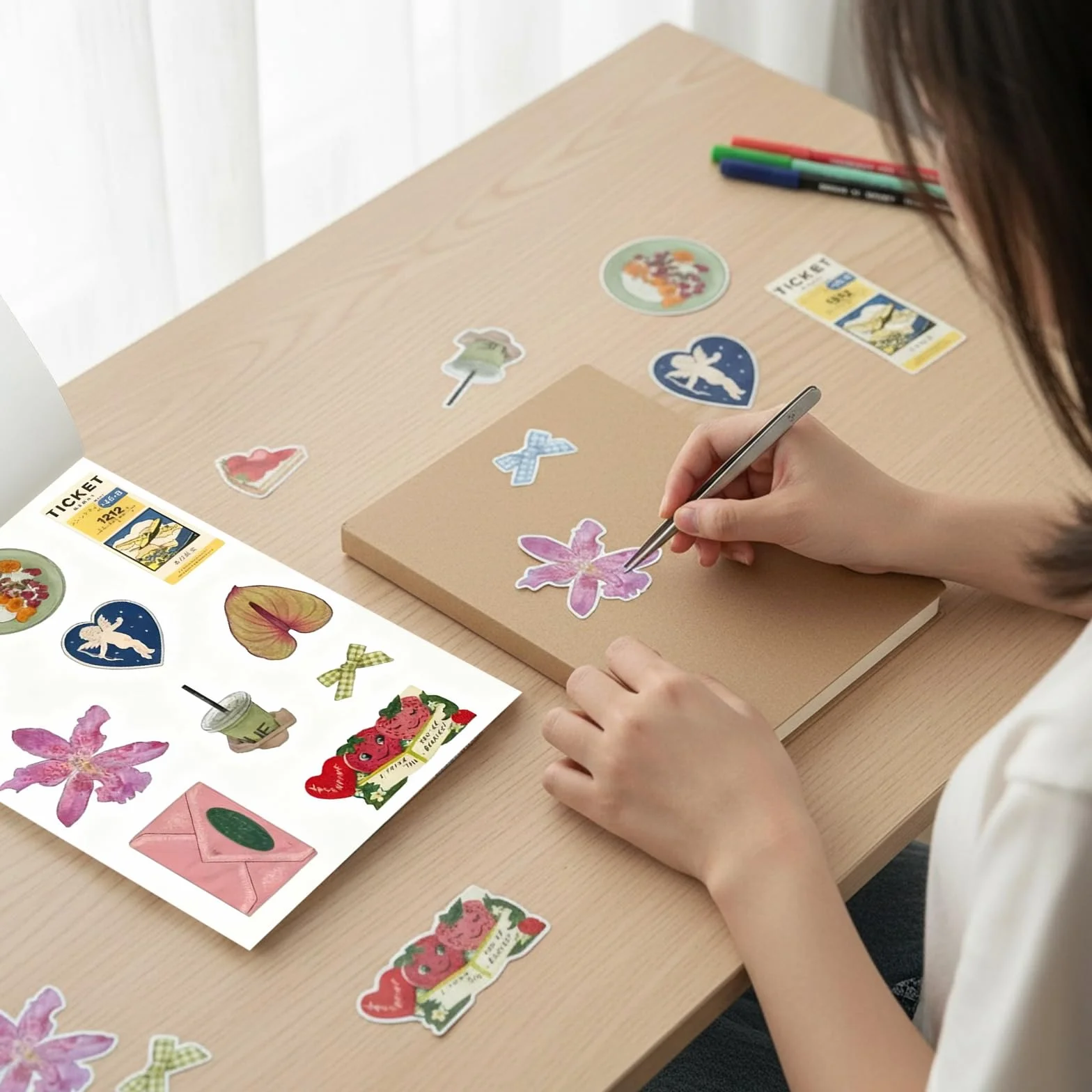 CHANGYUE Książka z naklejkami Girlhood 1000+ estetycznych naklejek z wielobarwnymi wzorami Owocowe ikony Pastelowe litery Naklejki do scrapbookingu Dziennik Nastolatki Studenci Dorośli
