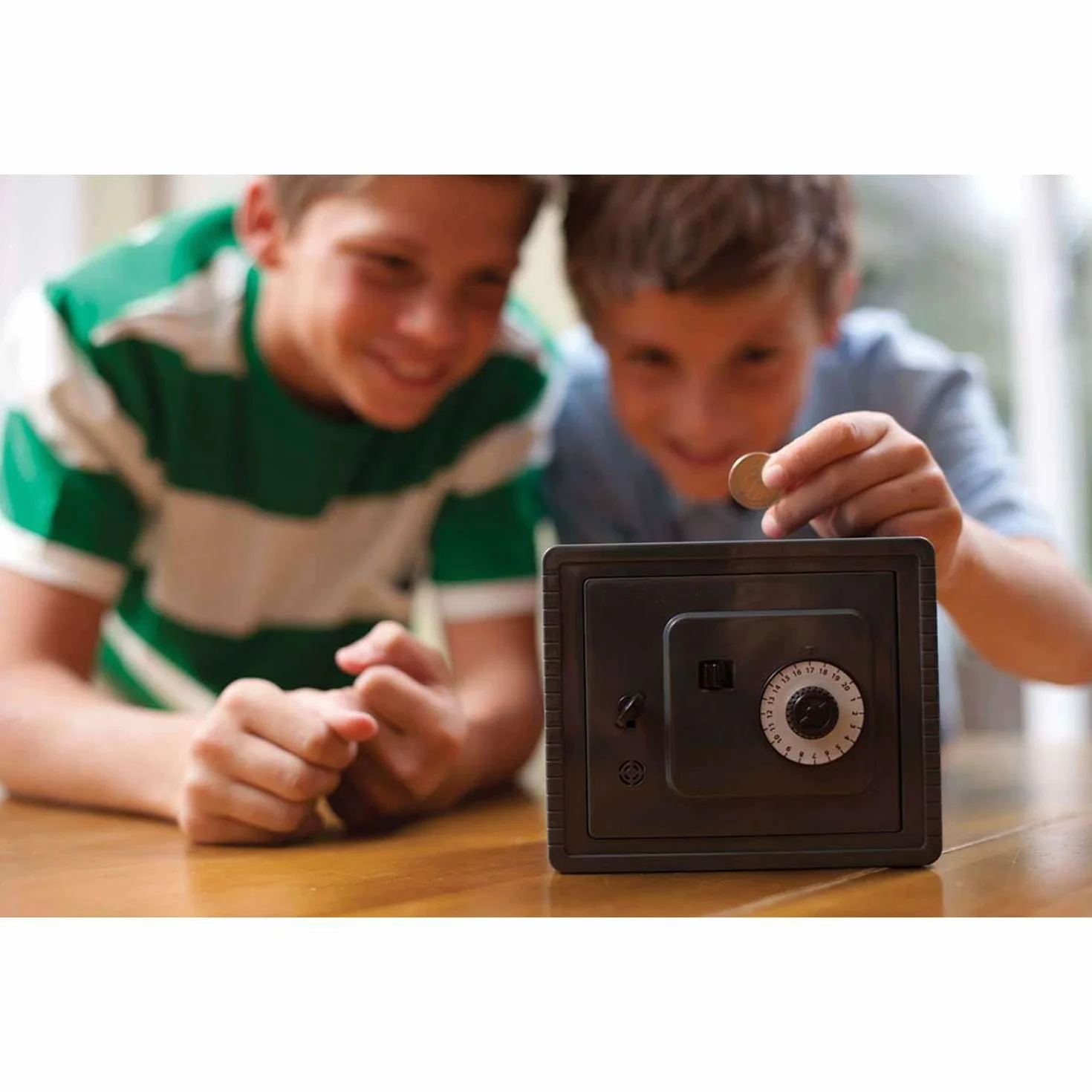 4M Spy Science Alarmed Safe Bank