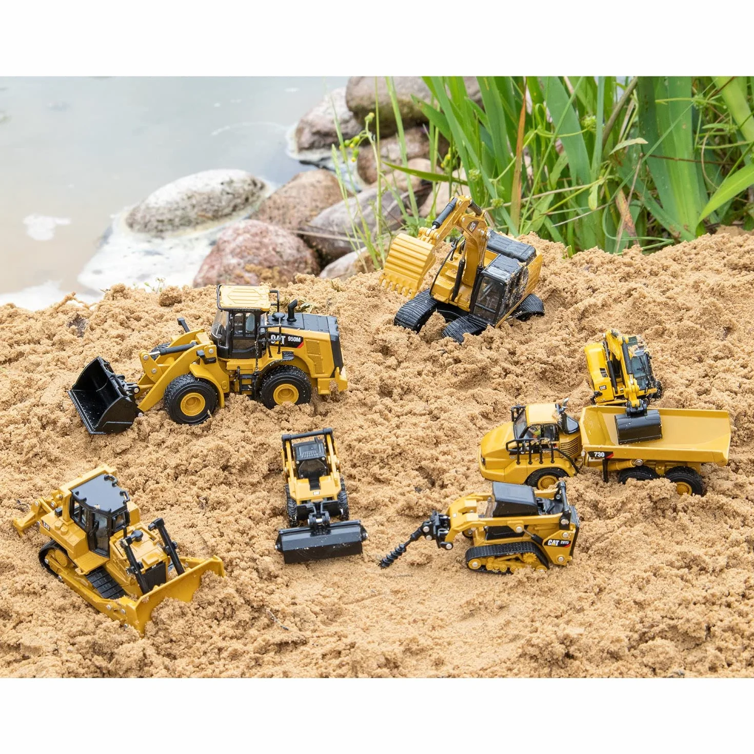 Diecast Masters 85612 - Caterpillar koparka M323F + akcesoria, wierny w szczegółach pojazd budowlany H0 CAT w metalowym pudełku, 1:87, ok. 9,5 x 3,4 x 4,6 cm, 14+, do modeli kolejek i kolekcjonerów